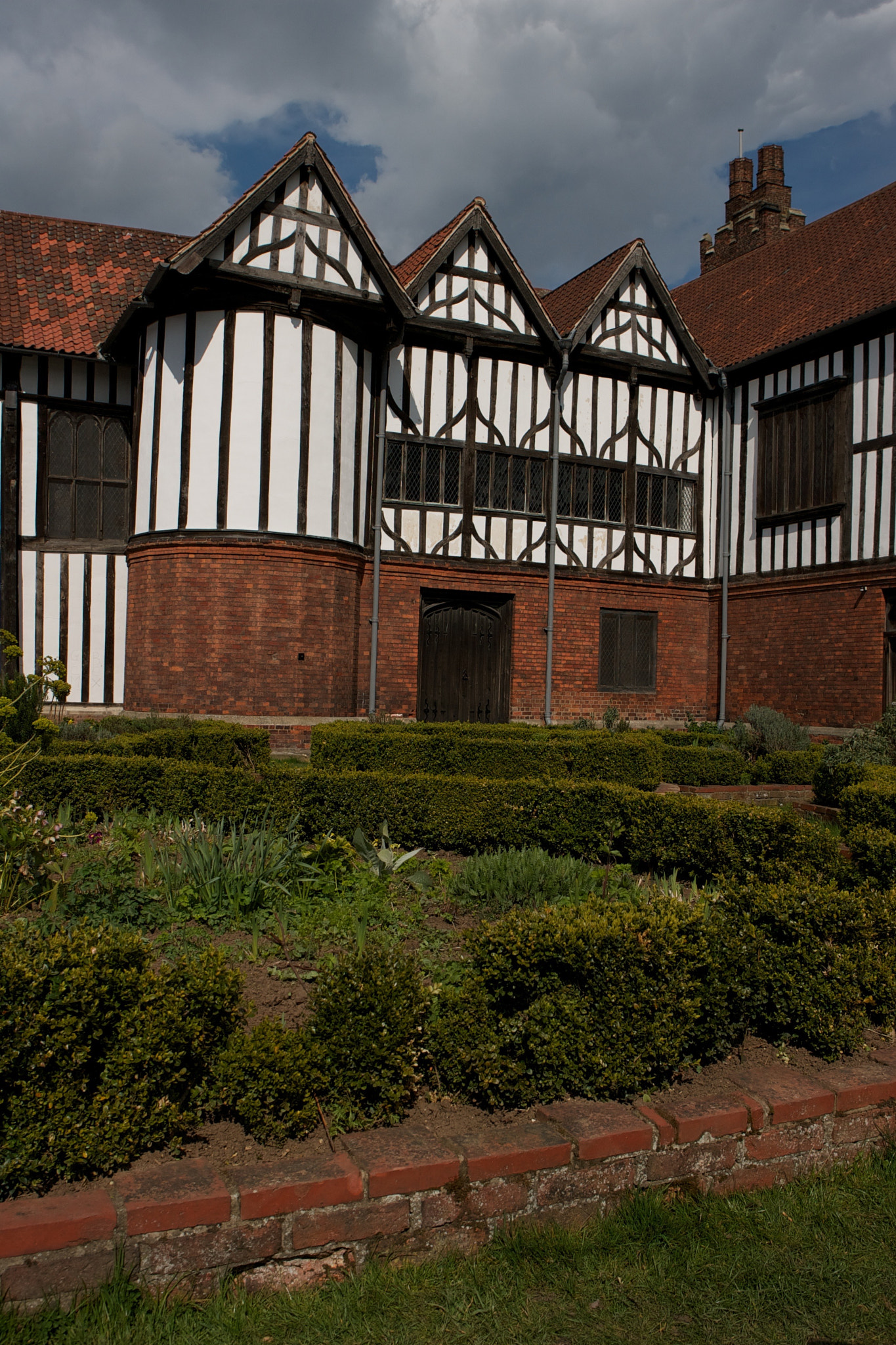 Canon EOS-1D Mark II N sample photo. Gainsborough old hall photography