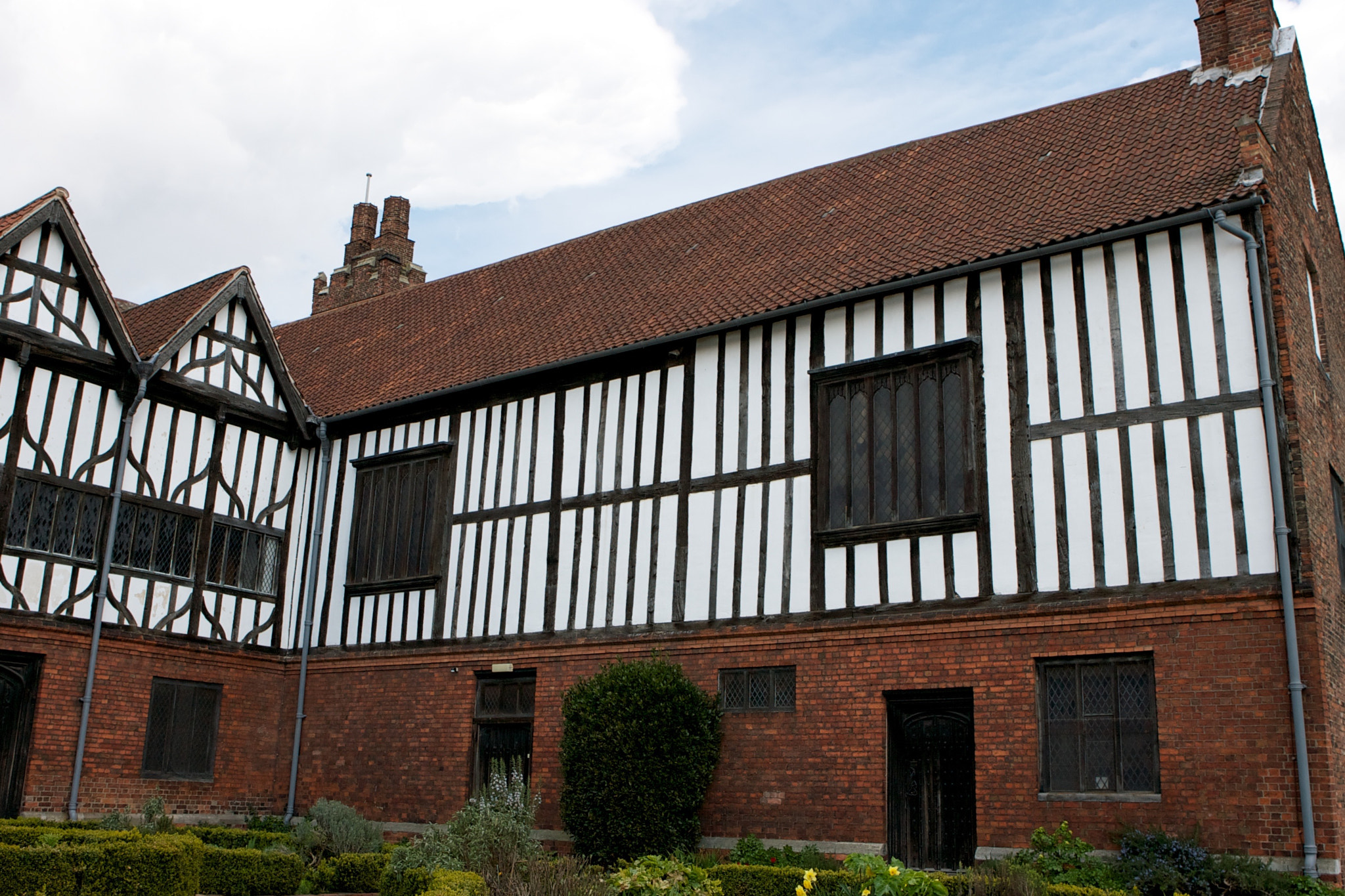 Canon EOS-1D Mark II N sample photo. Gainsborough old hall photography