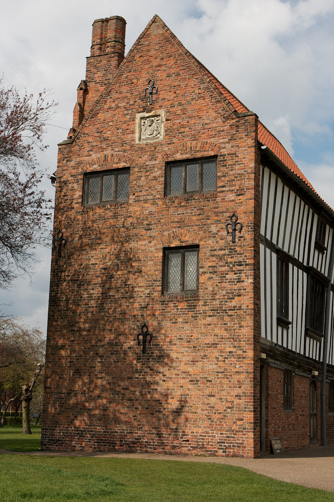 Canon EOS-1D Mark II N sample photo. Gainsborough old hall photography