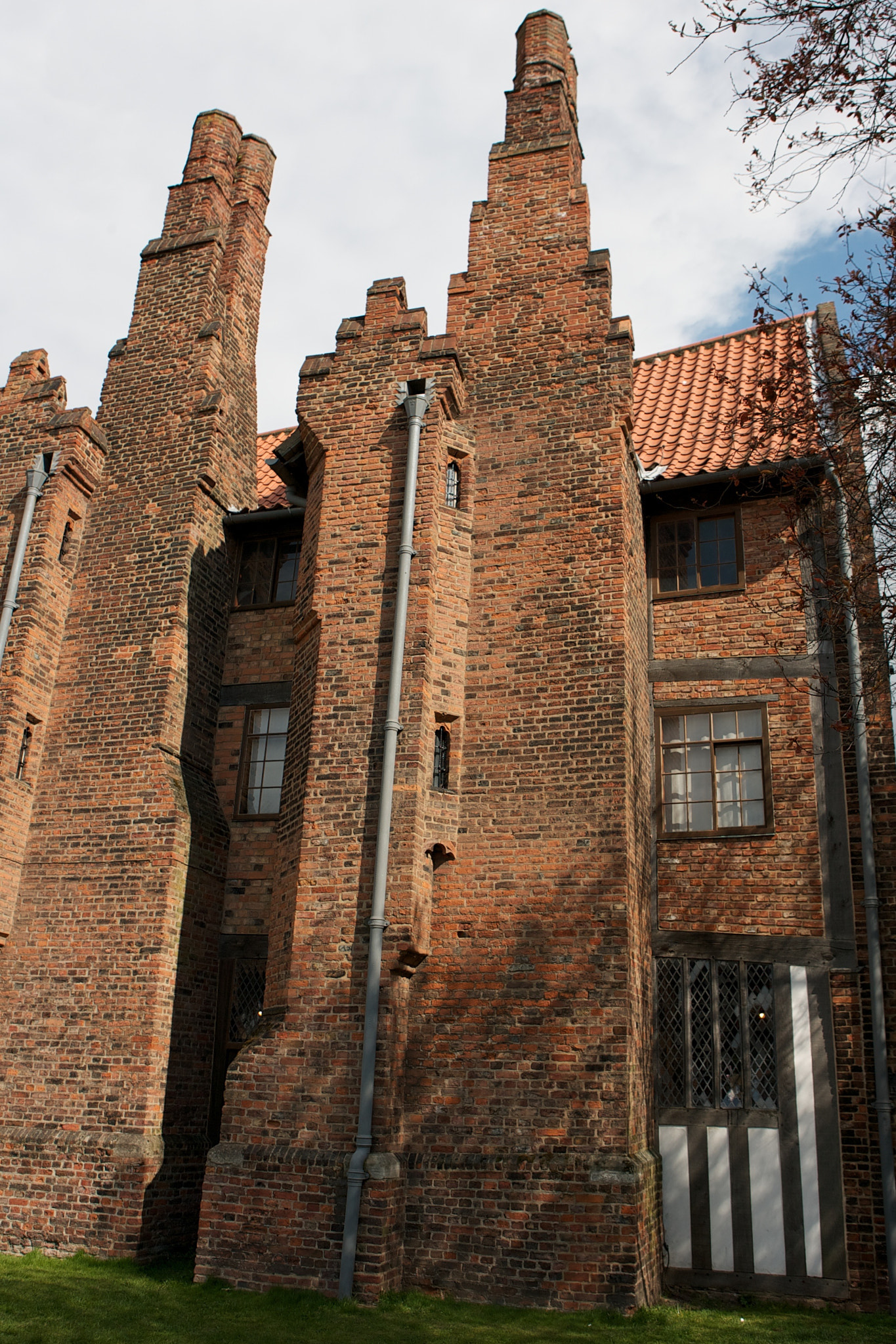 Canon EOS-1D Mark II N sample photo. Gainsborough old hall photography