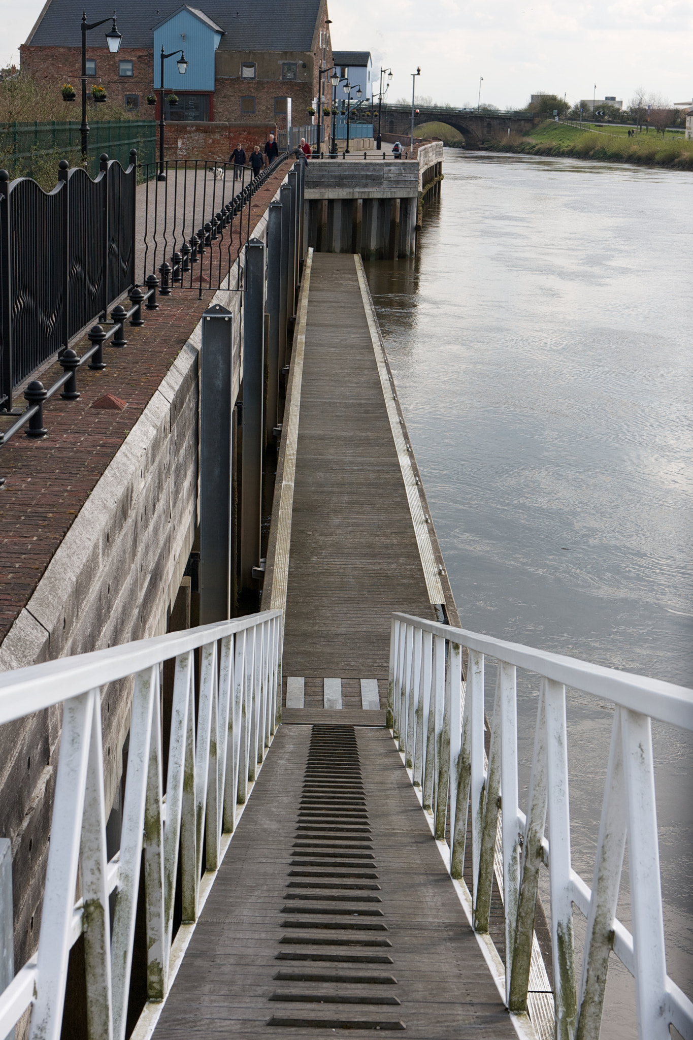Canon EOS-1D Mark II N sample photo. Gainsborough buildings photography