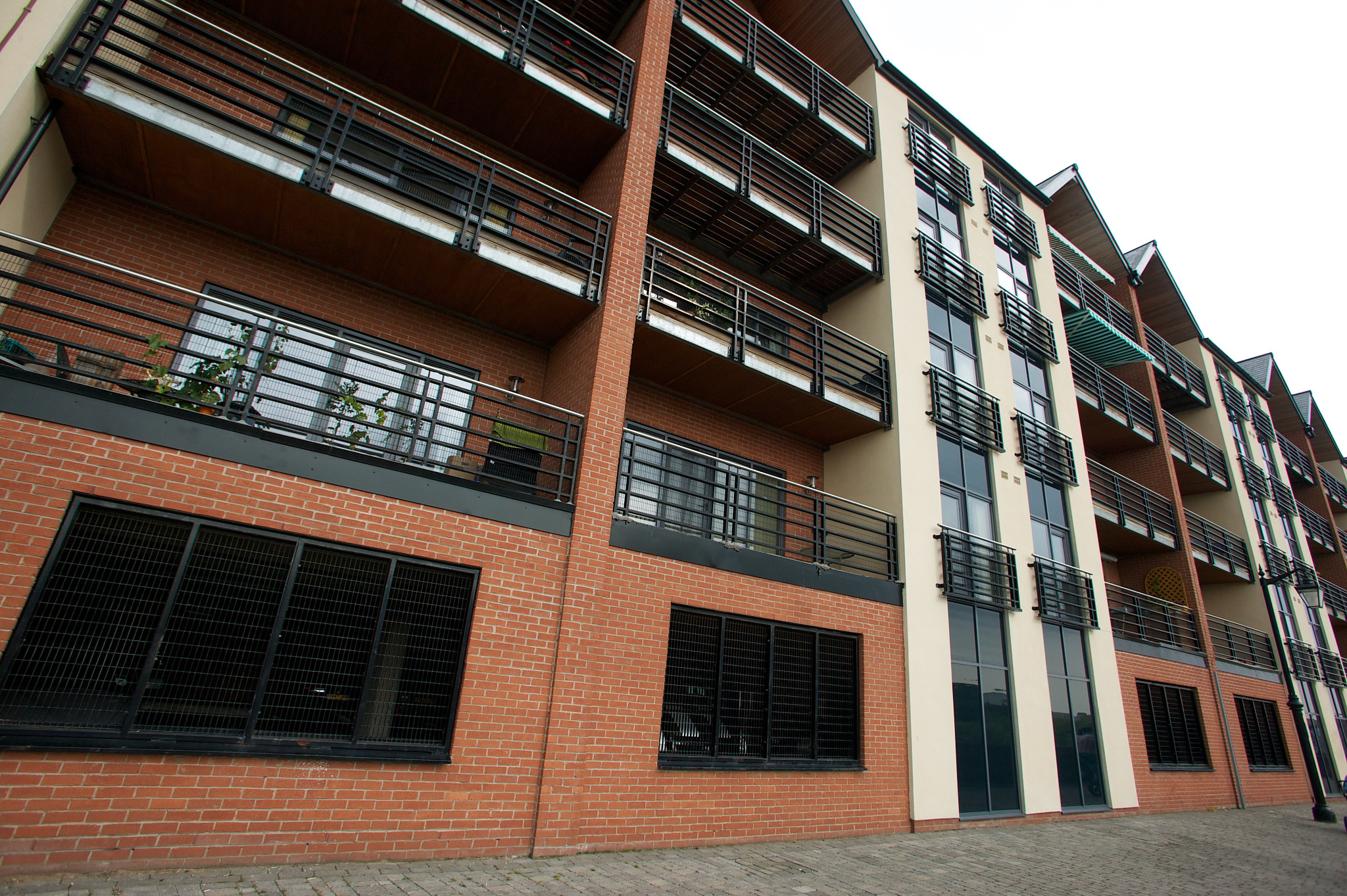Canon EOS-1Ds + Canon EF 17-35mm f/2.8L sample photo. Gainsborough buildings photography