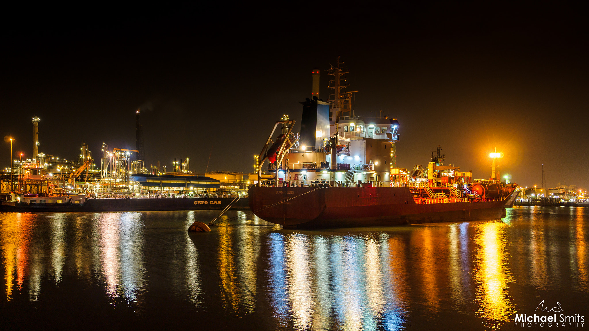 Tamron 18-270mm F3.5-6.3 Di II PZD sample photo. Rotterdam harbour at night photography