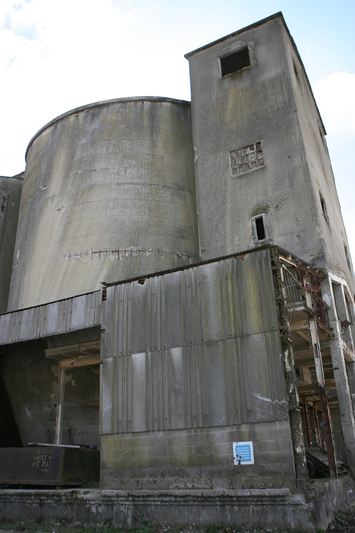 Canon EOS-1D Mark II N sample photo. Old cement works photography