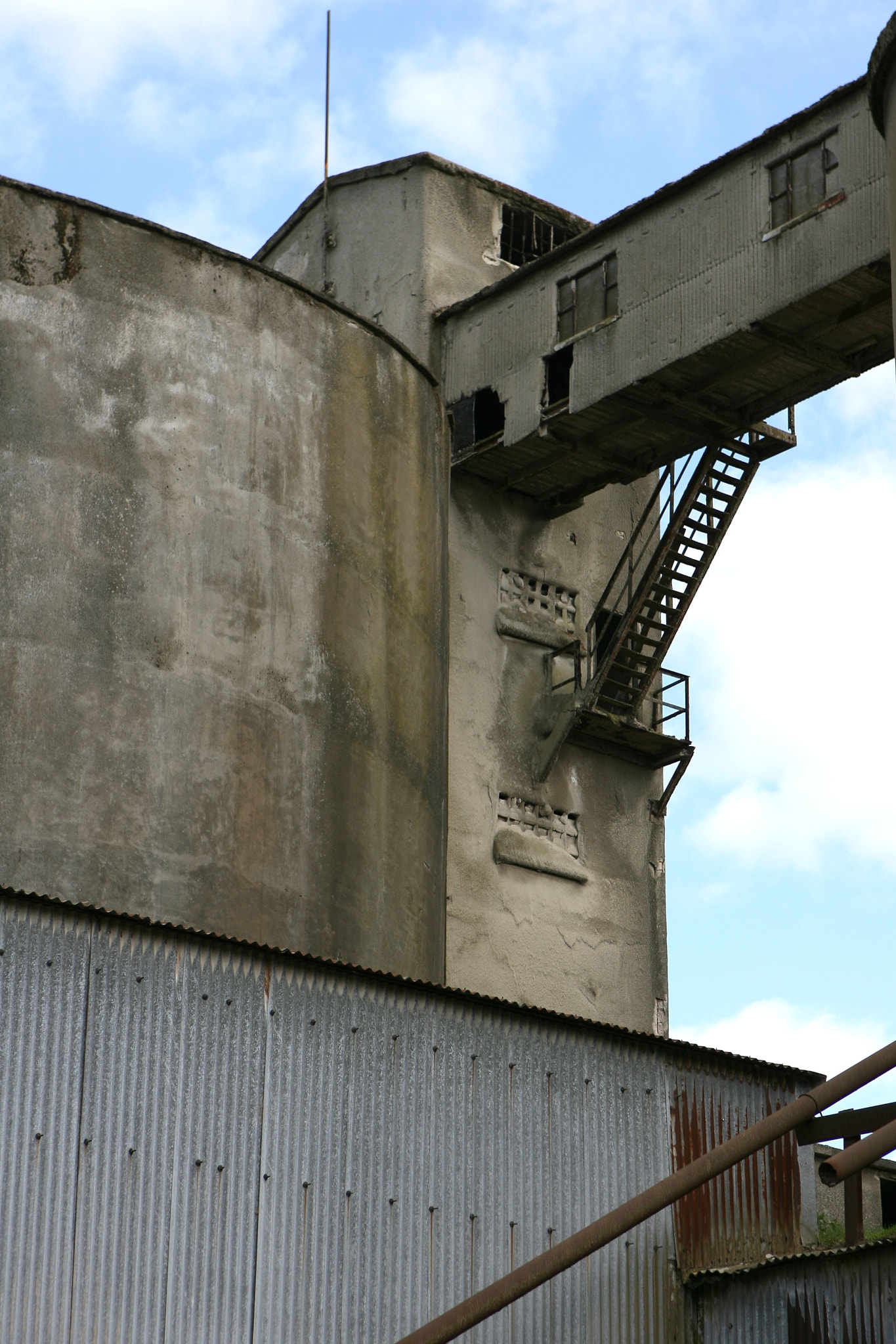 Canon EOS-1D Mark II N + Canon EF 24-70mm F2.8L USM sample photo. Old cement works photography