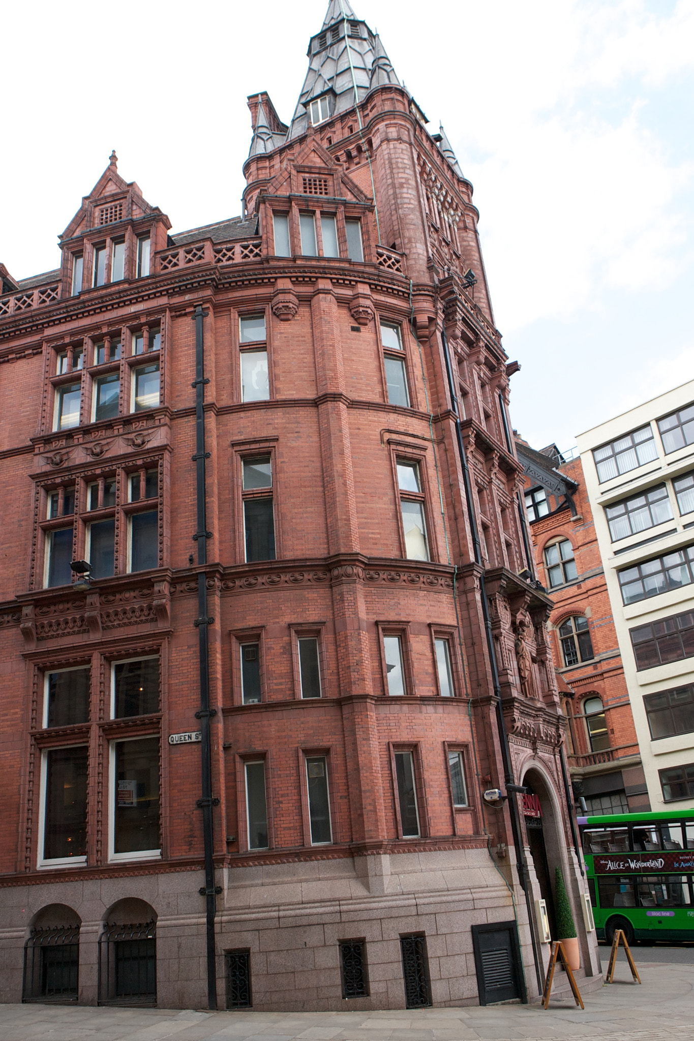 Canon EOS-1D Mark II N sample photo. Nottingham buildings and structures photography