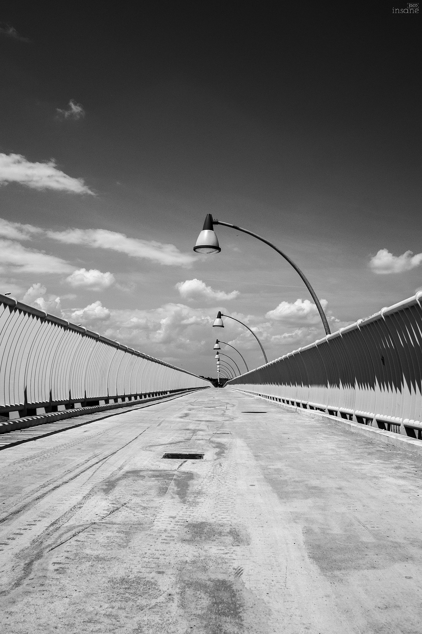 Panasonic Lumix DMC-GX7 + Panasonic Lumix G 14mm F2.5 ASPH sample photo. Yellow bridge photography