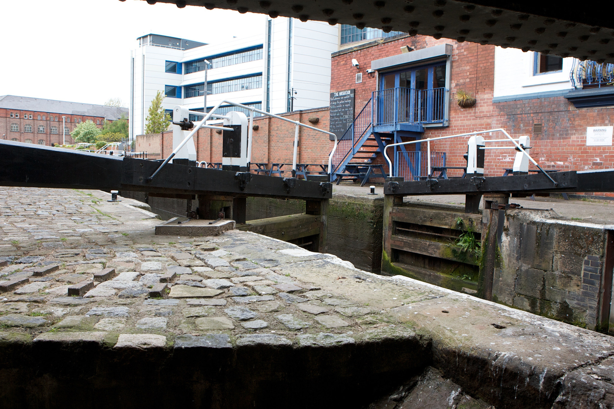 Canon EOS-1D Mark II N + Canon EF 24-70mm F2.8L USM sample photo. Nottingham buildings and structures photography