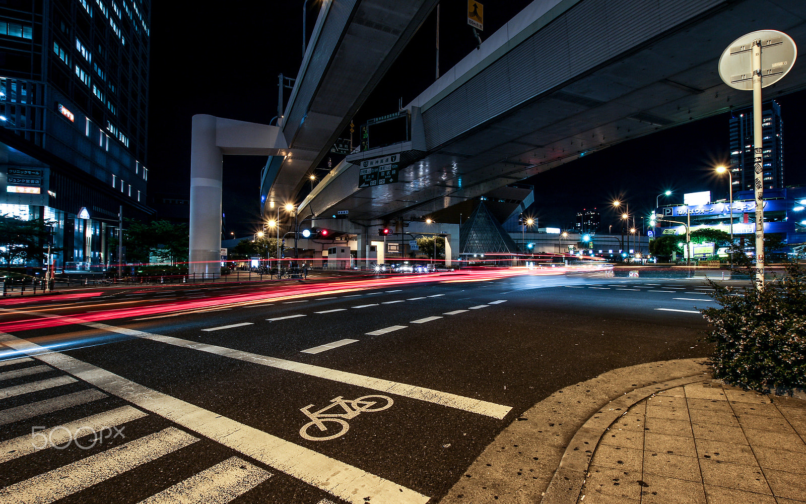 Canon EOS 600D (Rebel EOS T3i / EOS Kiss X5) sample photo. Bicycle crossing photography