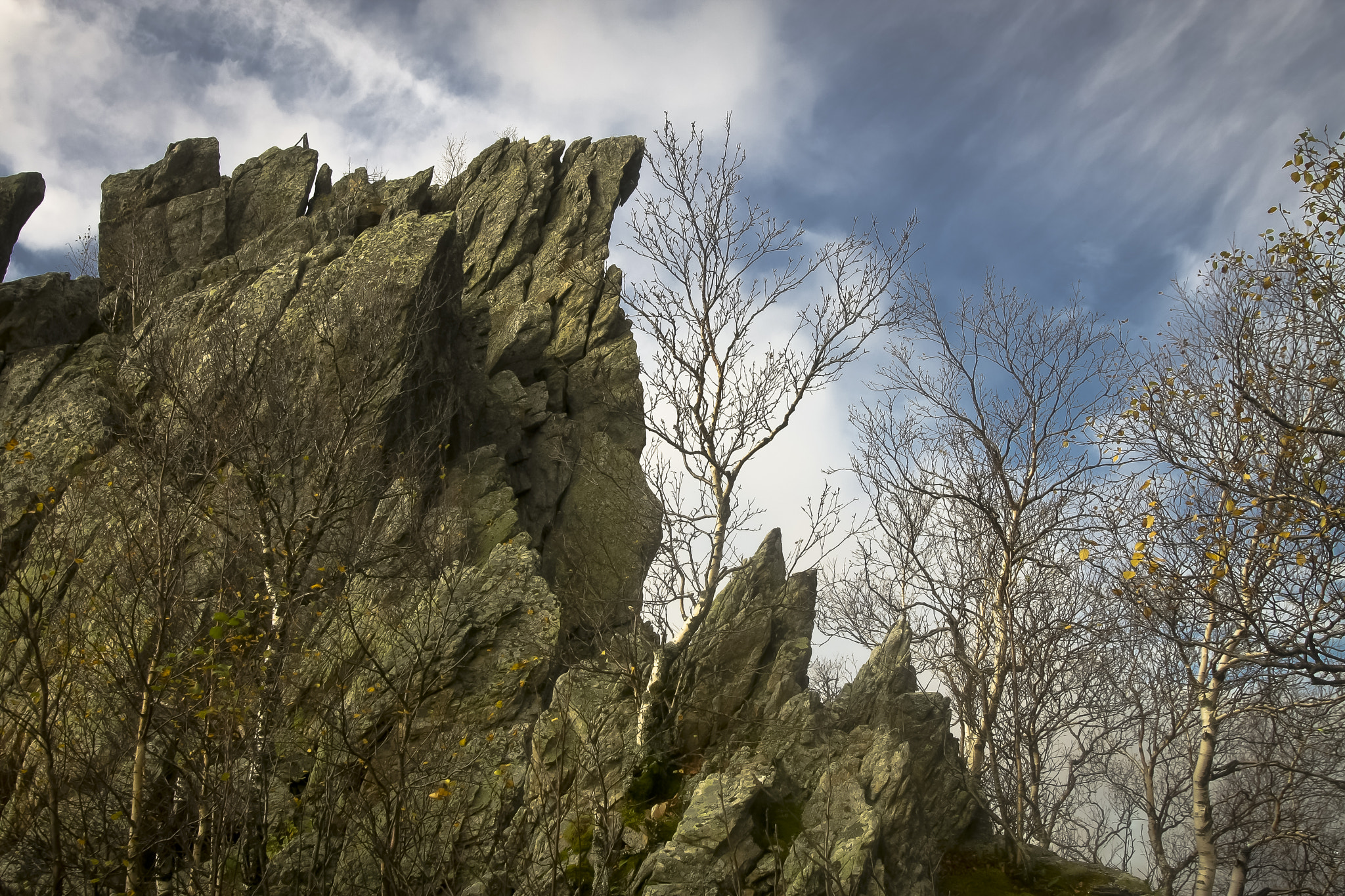 Canon EOS 40D + Sigma 20mm EX f/1.8 sample photo. Waiting for the sky photography