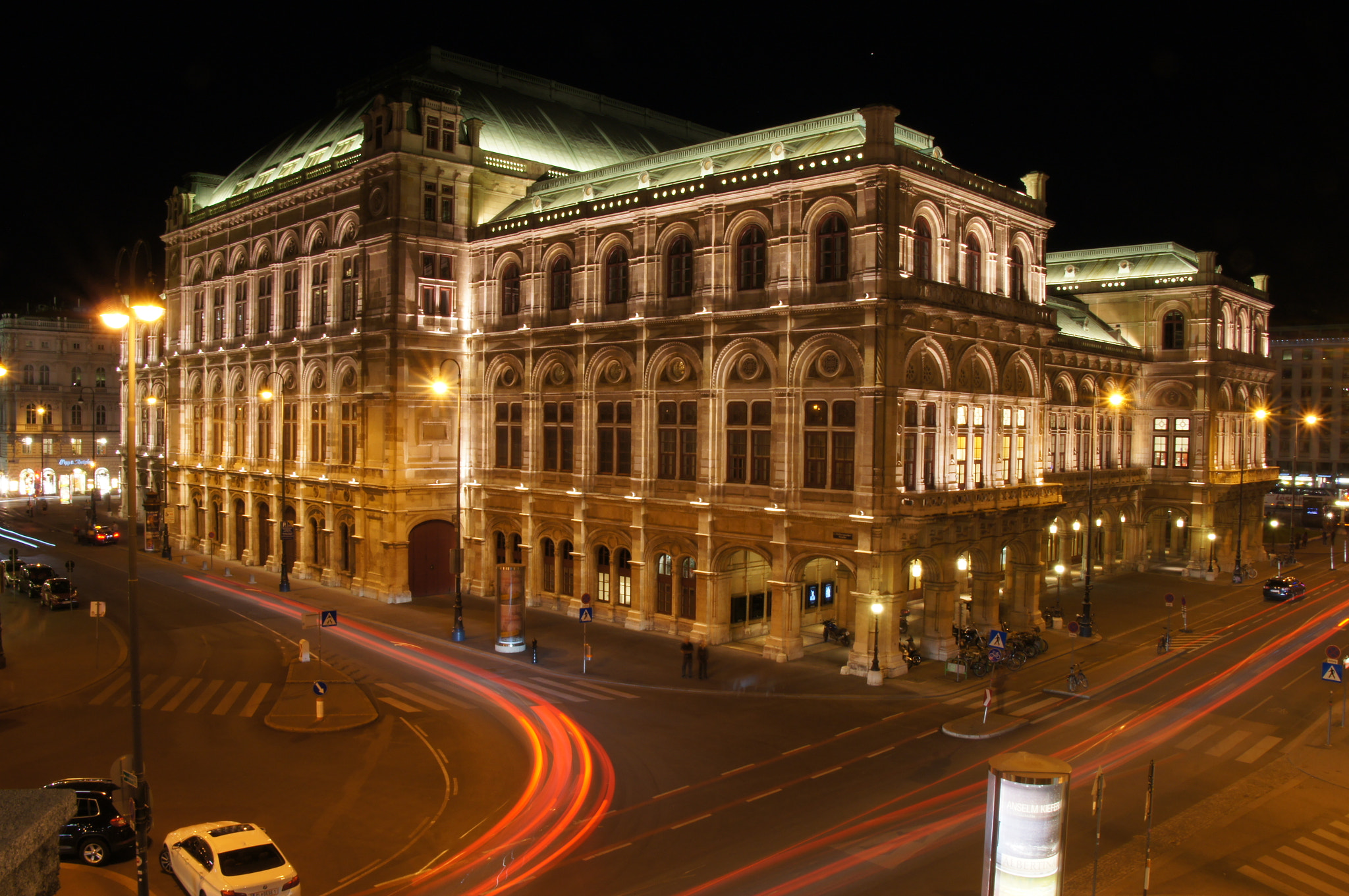 Sony SLT-A55 (SLT-A55V) sample photo. Rückseite der wiener staatsoper photography