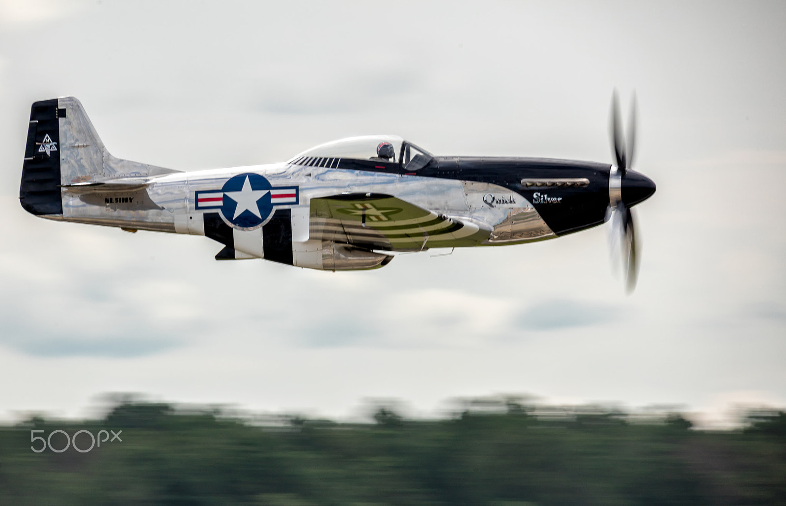 Canon EOS 5DS sample photo. P-51 mustang in flight 7 photography