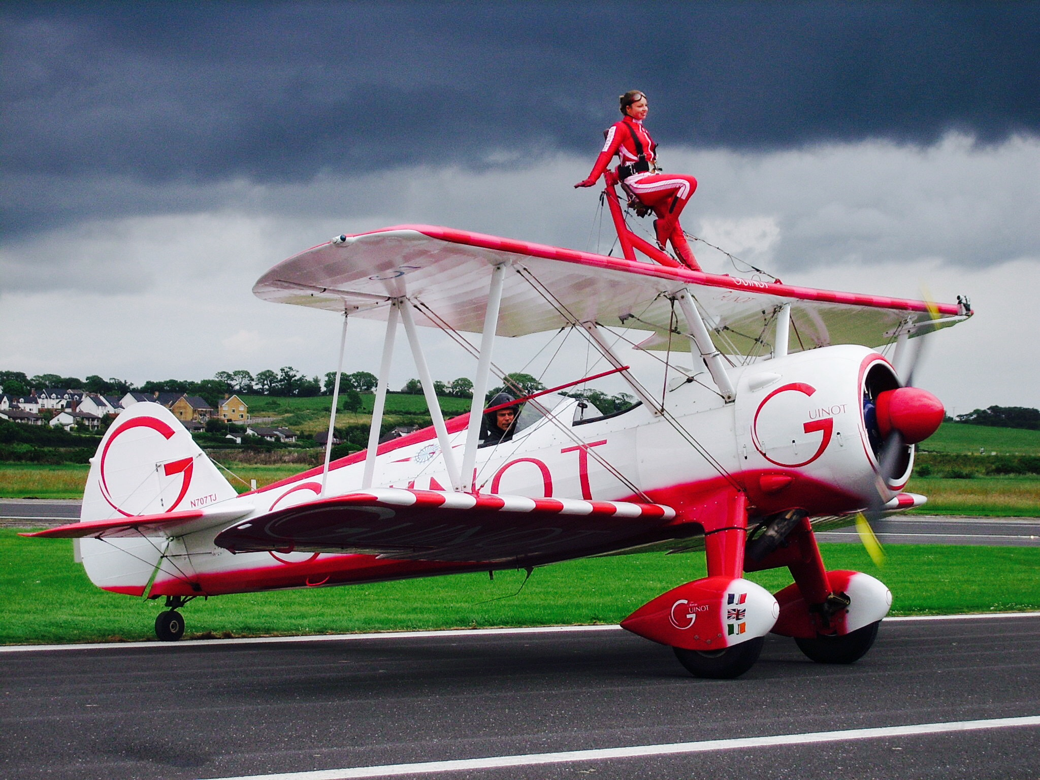 Samsung Digimax A50 / KENOX Q2 sample photo. Newtownards air show photography