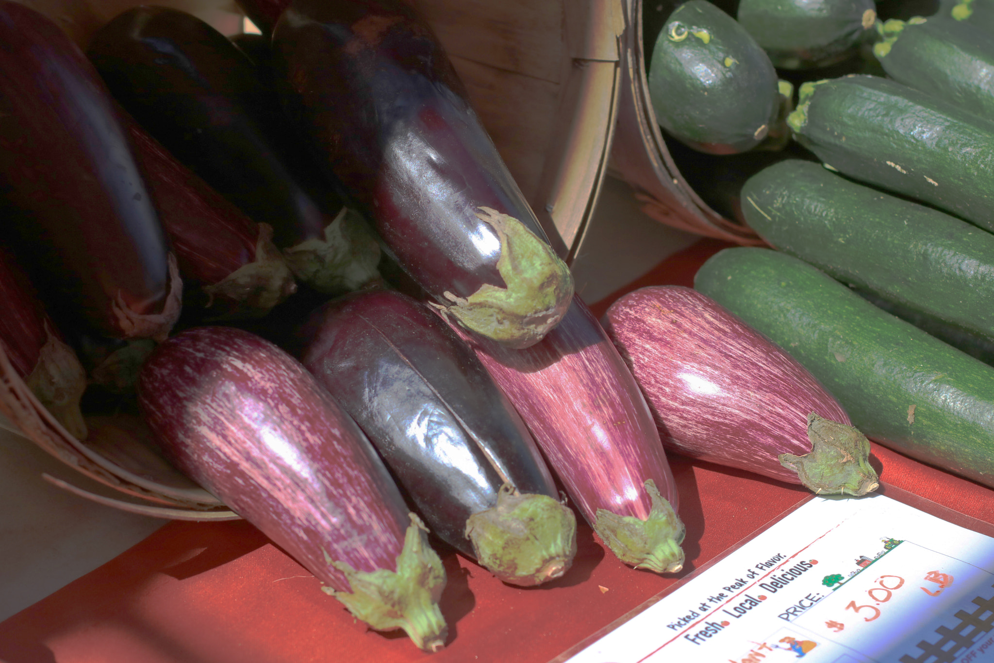 Canon EOS 760D (EOS Rebel T6s / EOS 8000D) + Canon EF 50mm F1.4 USM sample photo. Farmers market veggies photography