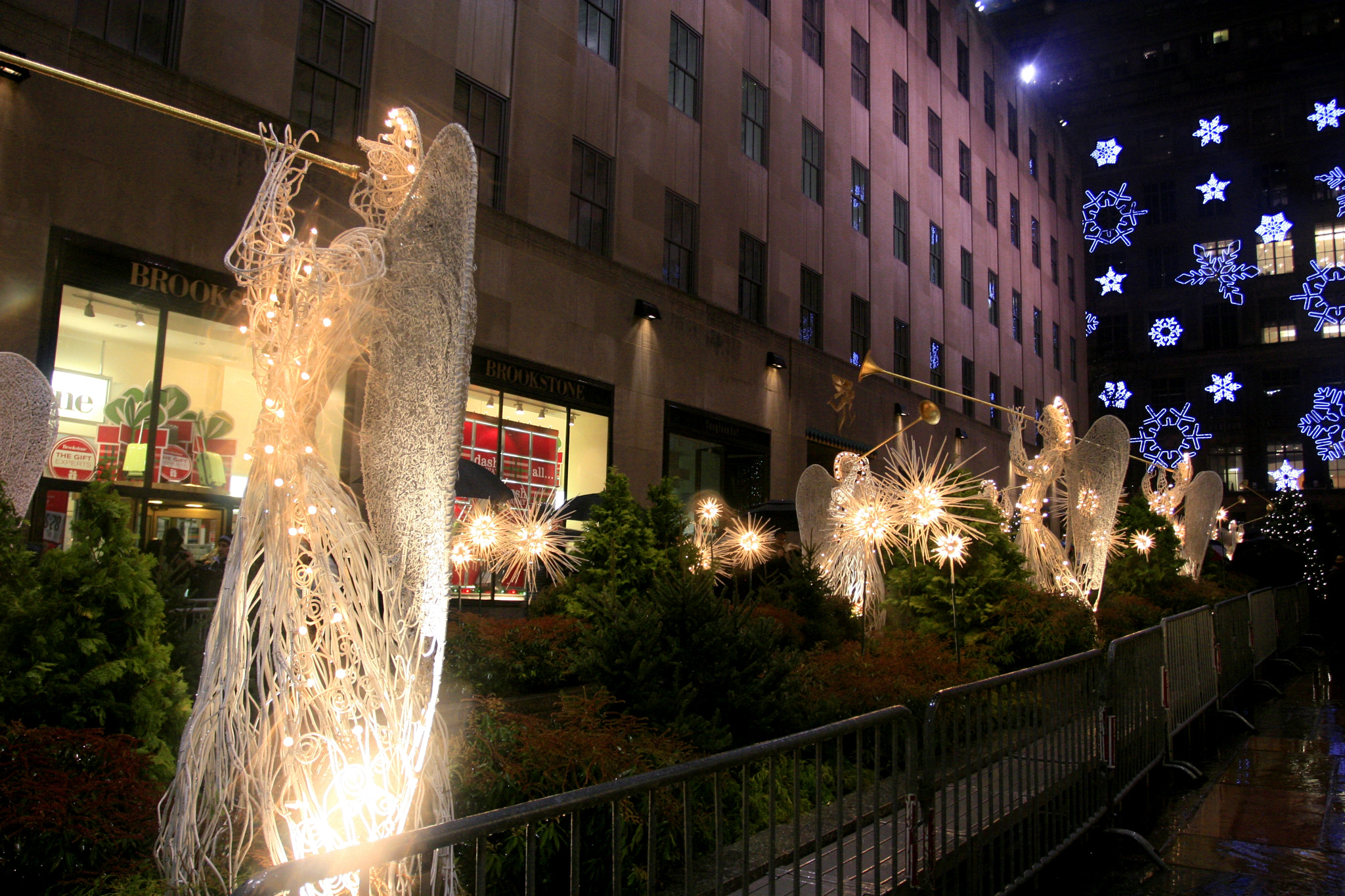 Canon EOS 400D (EOS Digital Rebel XTi / EOS Kiss Digital X) sample photo. Rockefellar center, nyc photography