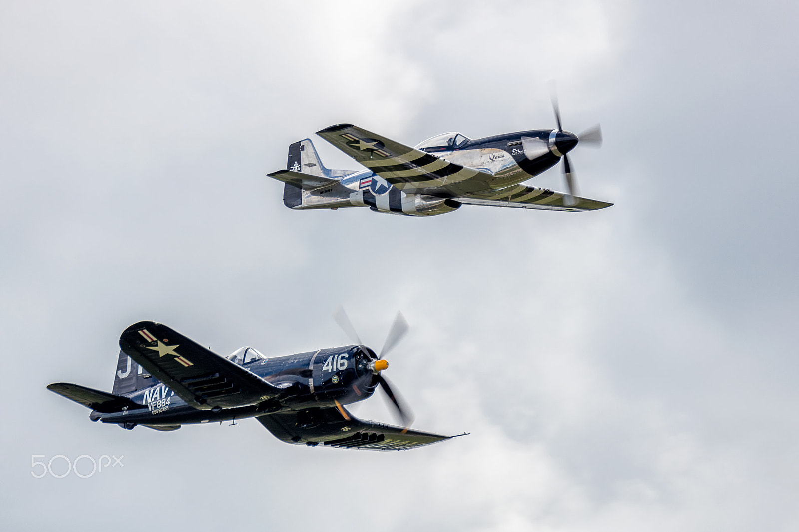 Canon EOS 5DS sample photo. F-4u corsair and p-51 mustang in flight 6 photography