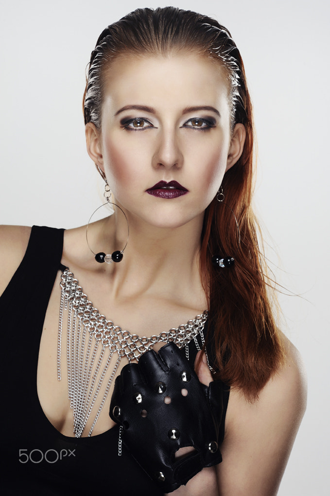 Nikon AF Nikkor 105mm F2D DC sample photo. Fashion photography
