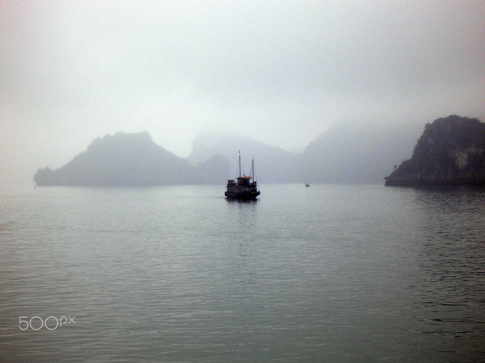 Panasonic DMC-FX7 sample photo. Halong bay photography