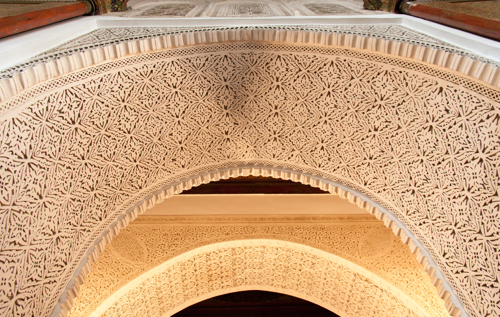 Canon EOS 40D sample photo. Carvings in an archway photography