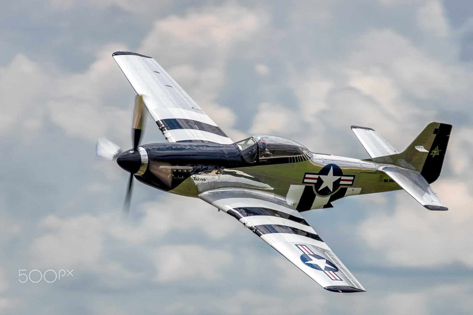 Canon EOS 5DS sample photo. P-51 mustang in flight 8 photography