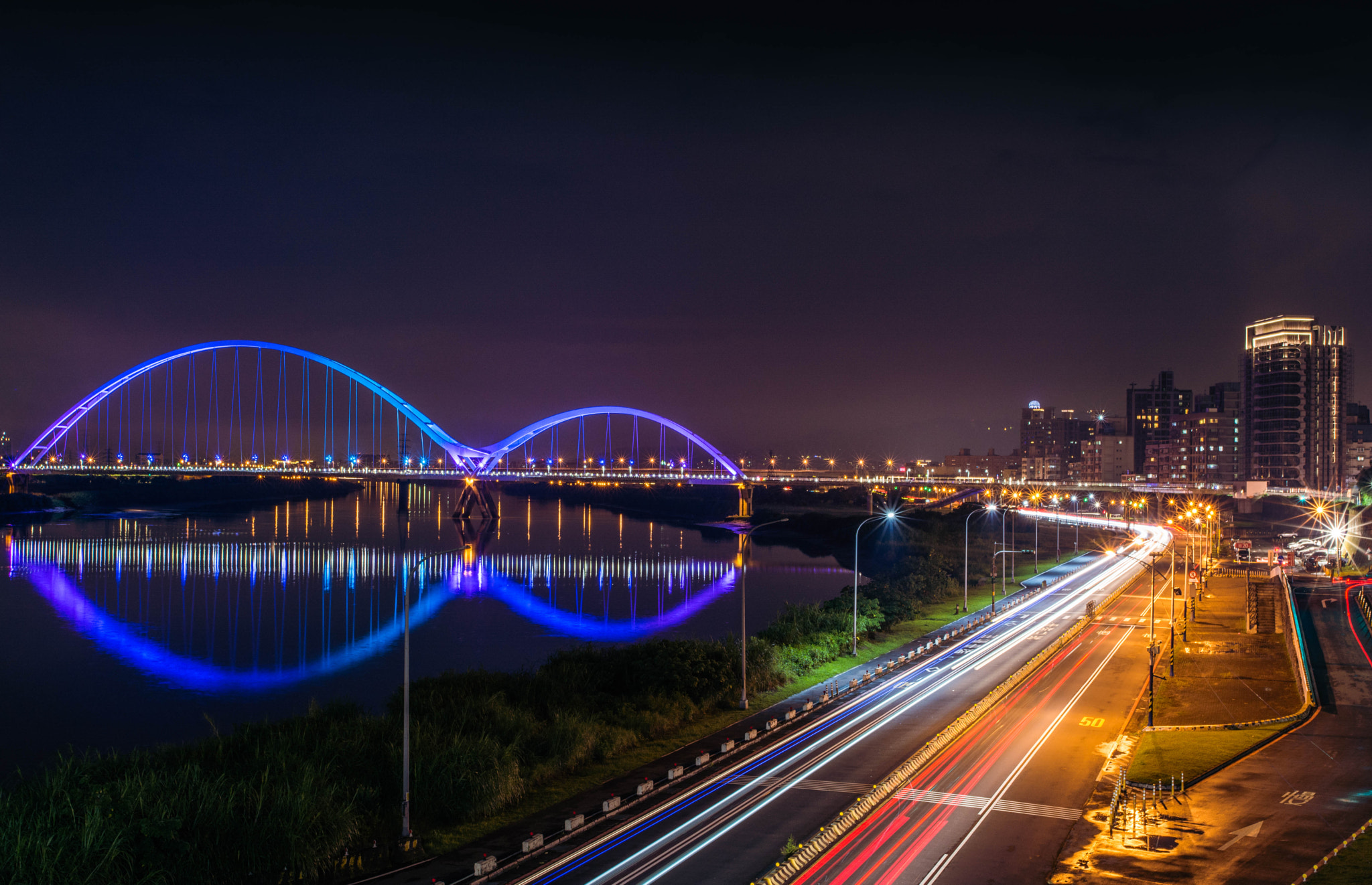 Nikon AF-S Nikkor 24mm F1.8G ED sample photo. Banciao city night view photography