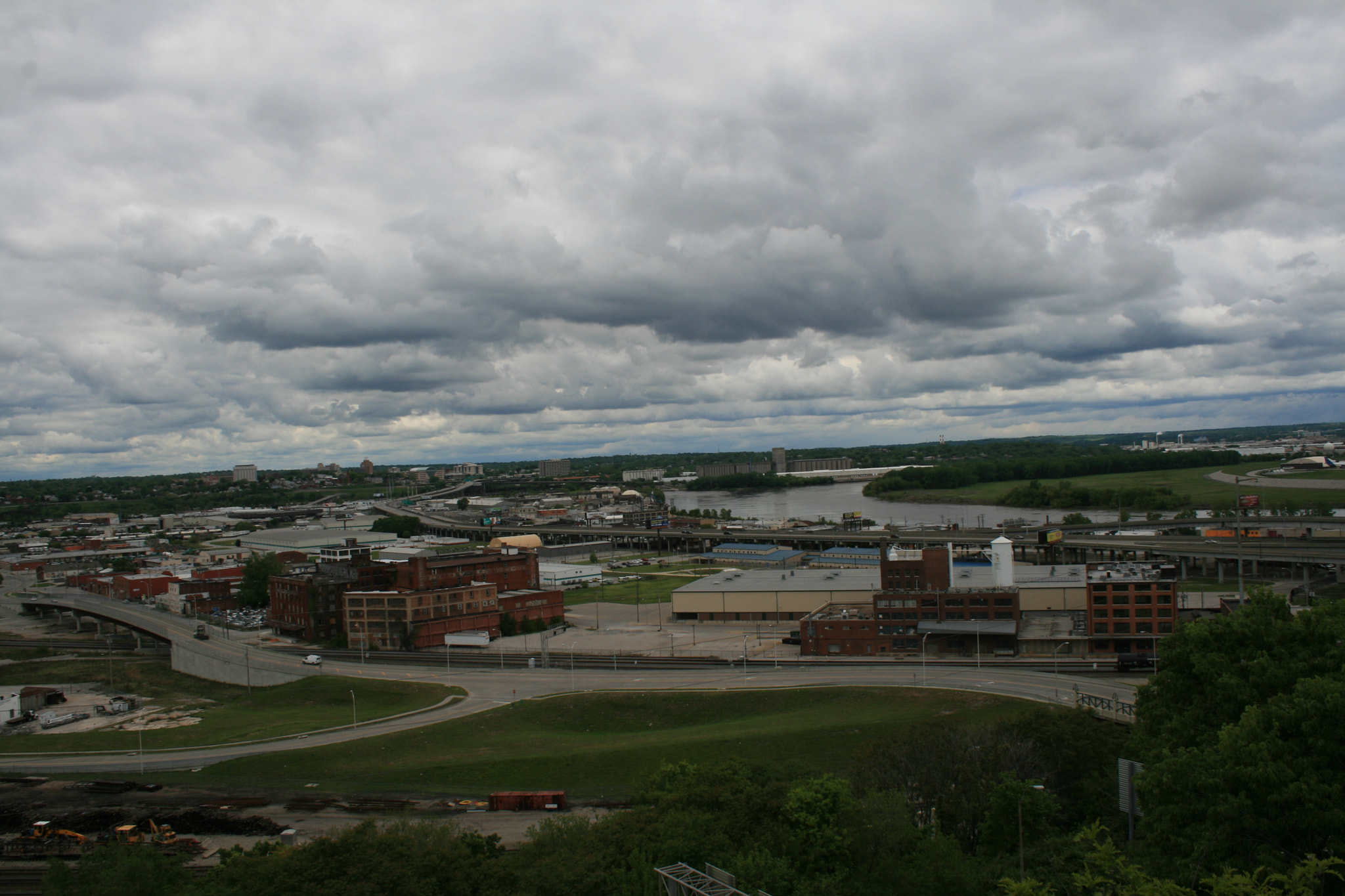 Canon EF-S 18-55mm F3.5-5.6 sample photo. View of the river photography