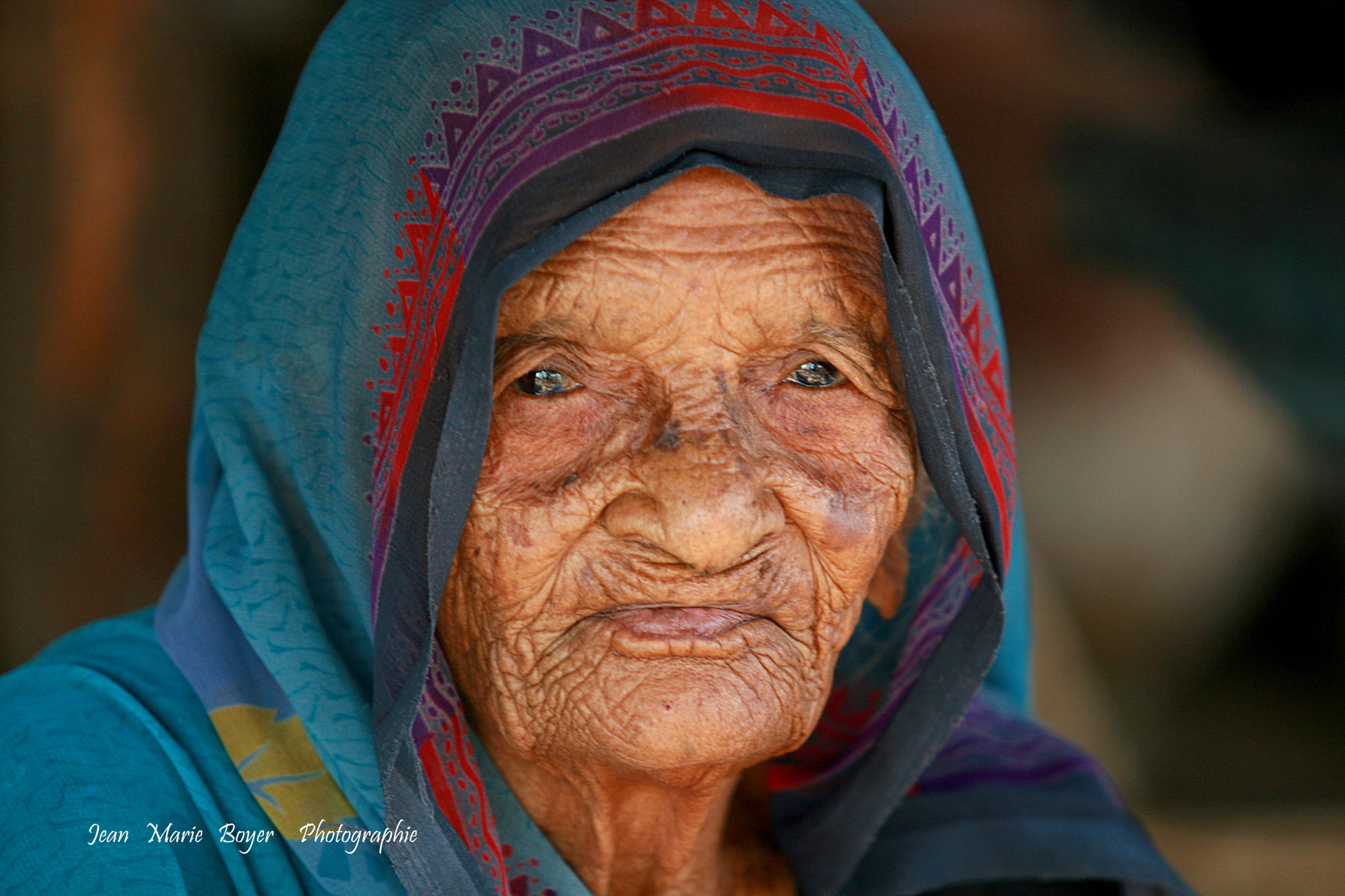 Canon EOS 30D sample photo. Vieille dame dans le gujarat photography