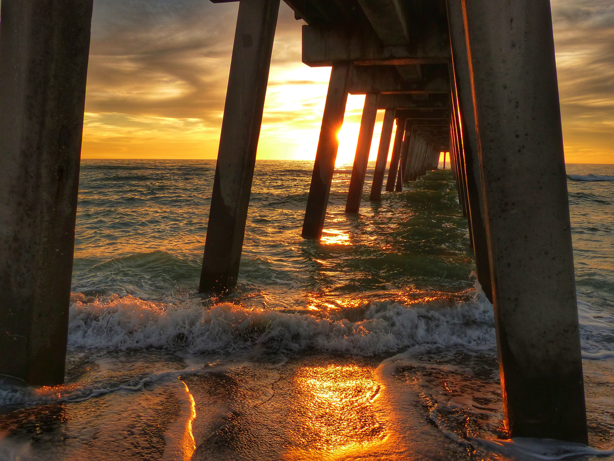 Leica V-Lux 4 sample photo. Sharky's sunset photography