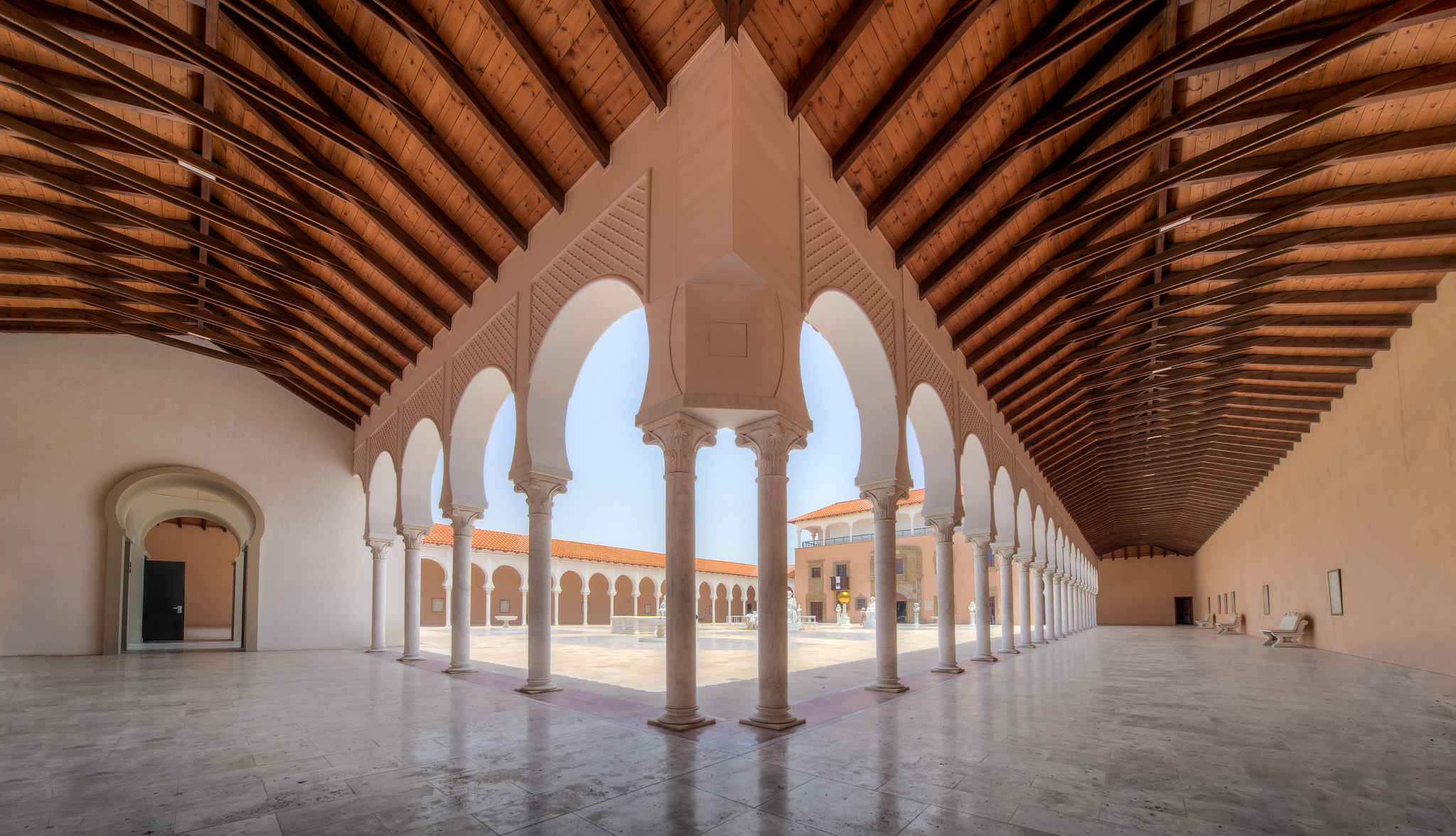 Sigma 12-24mm F4.5-5.6 EX DG Aspherical HSM sample photo. El palacio photography