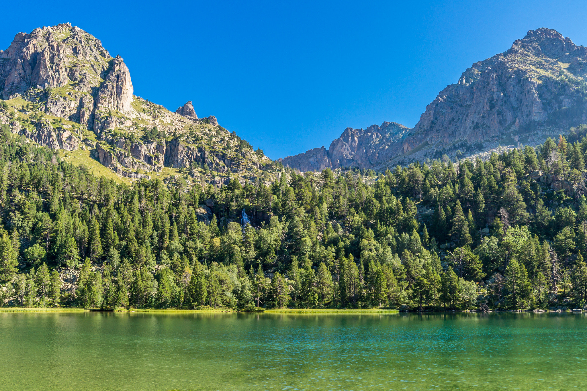 Nikon AF-S Nikkor 18-35mm F3.5-4.5G ED sample photo. Estany de ratera photography