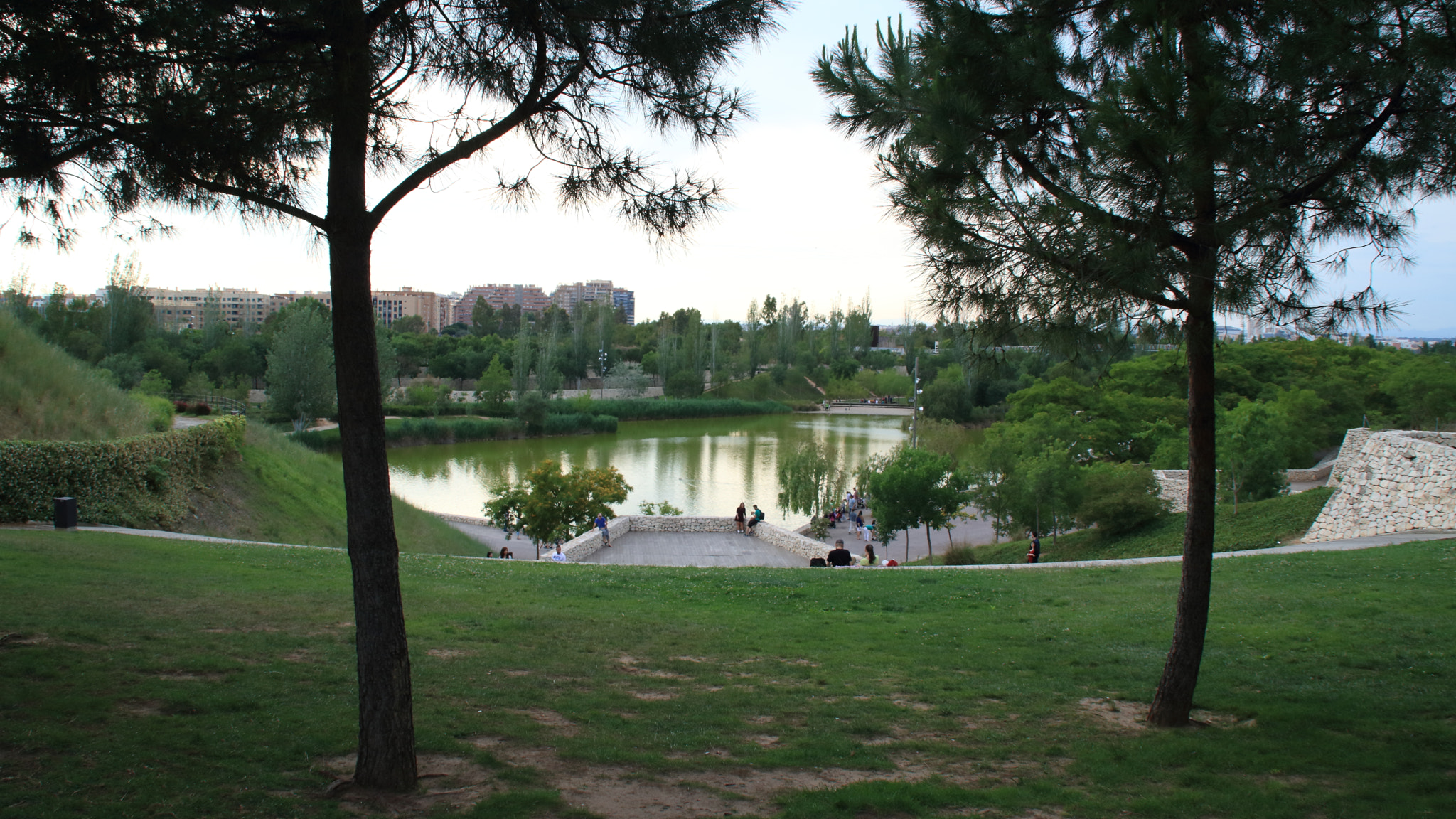 Canon EOS 750D (EOS Rebel T6i / EOS Kiss X8i) sample photo. Parque de la cabecera photography