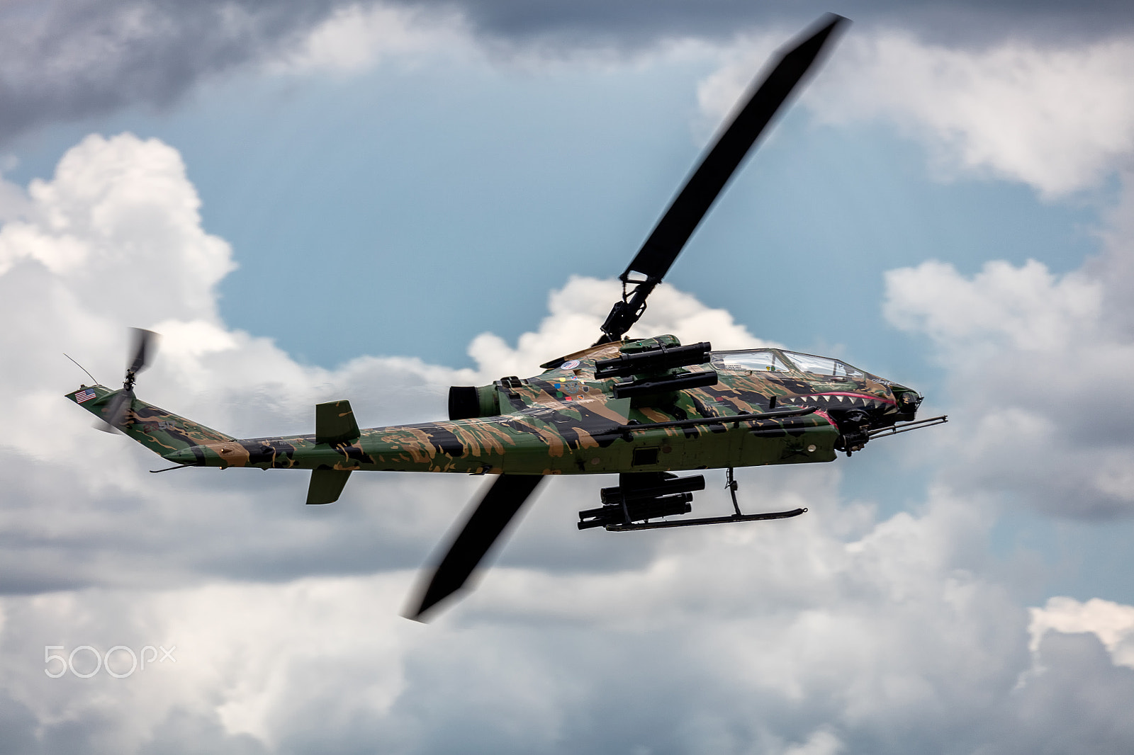 Canon EOS 5DS sample photo. Ah-1f cobra helicopter in flight photography