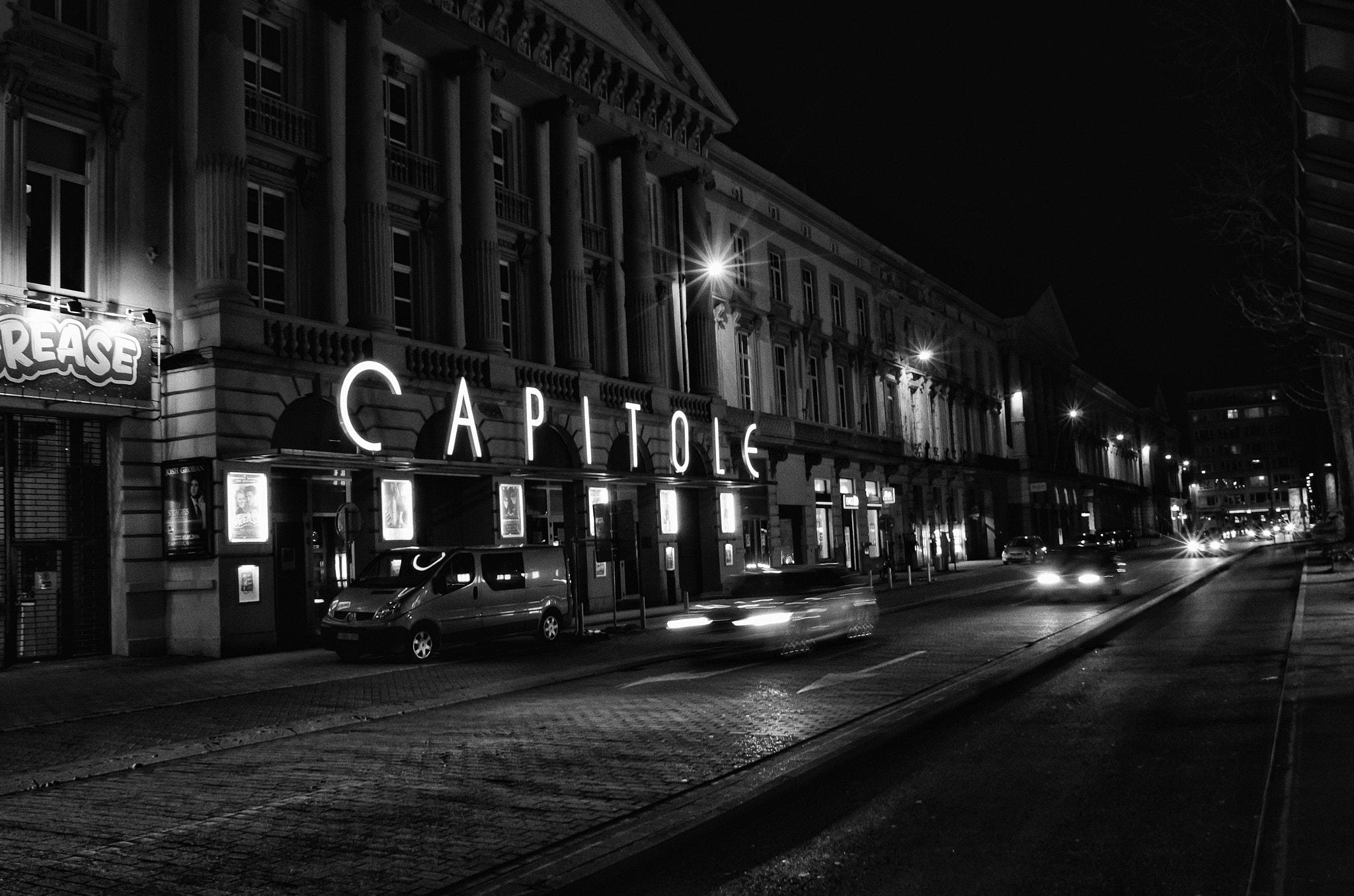 Nikon D7000 + Nikon AF Nikkor 20mm F2.8D sample photo. Capitole photography