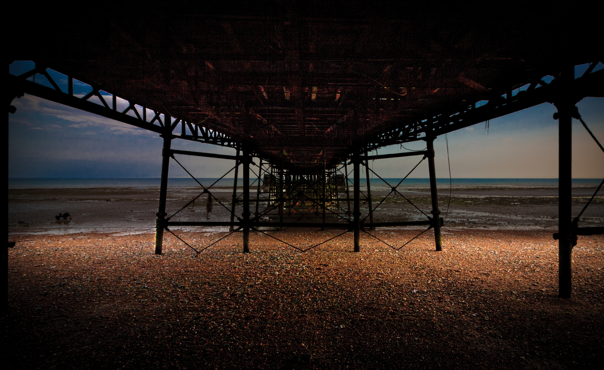 Canon EF-S 10-18mm F4.5–5.6 IS STM sample photo. Worthing pier photography