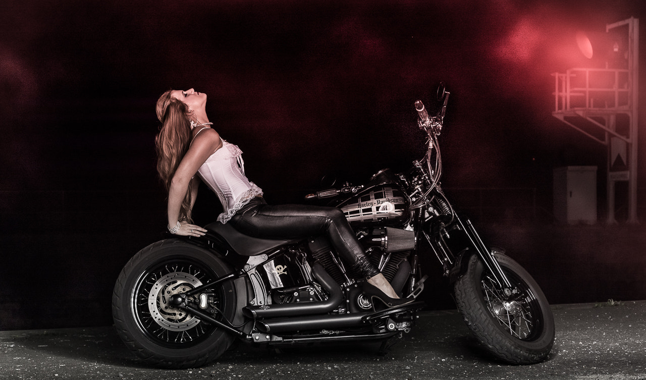 Phase One IQ140 sample photo. Harley girl photography