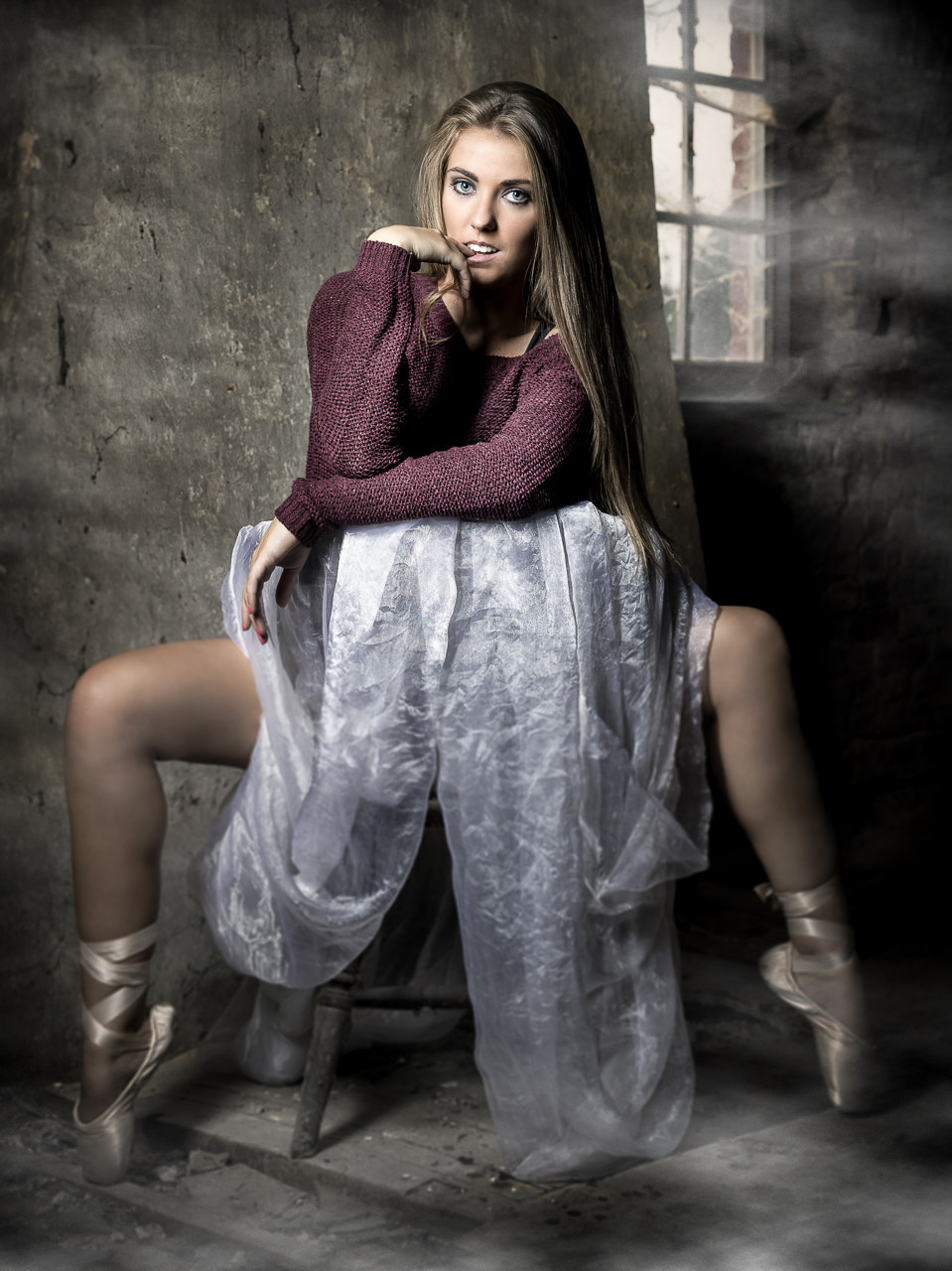 Phase One IQ140 sample photo. The girl on the attic photography