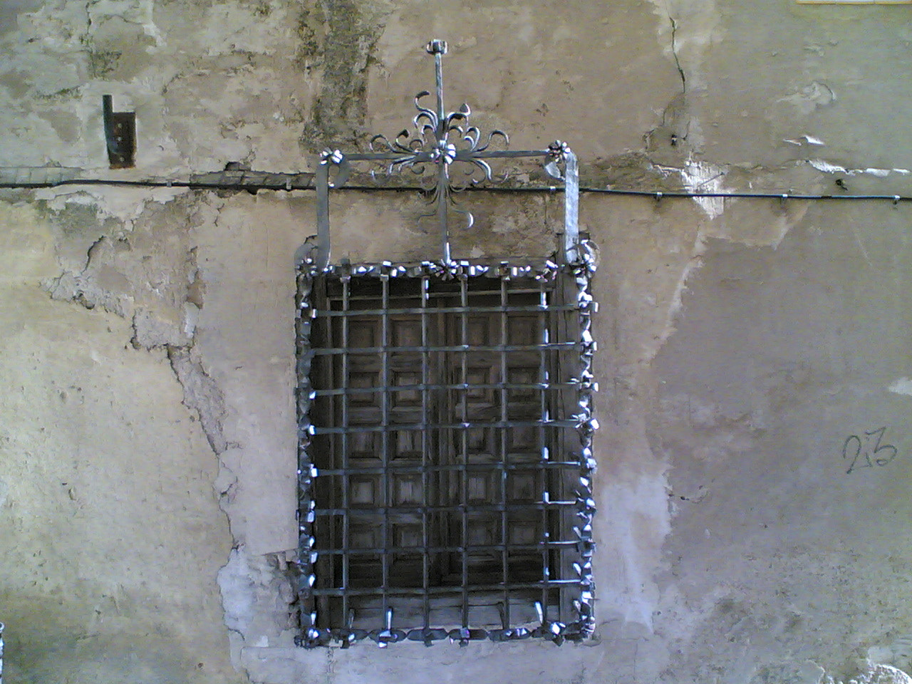 Nokia 6680 sample photo. Inside window photography