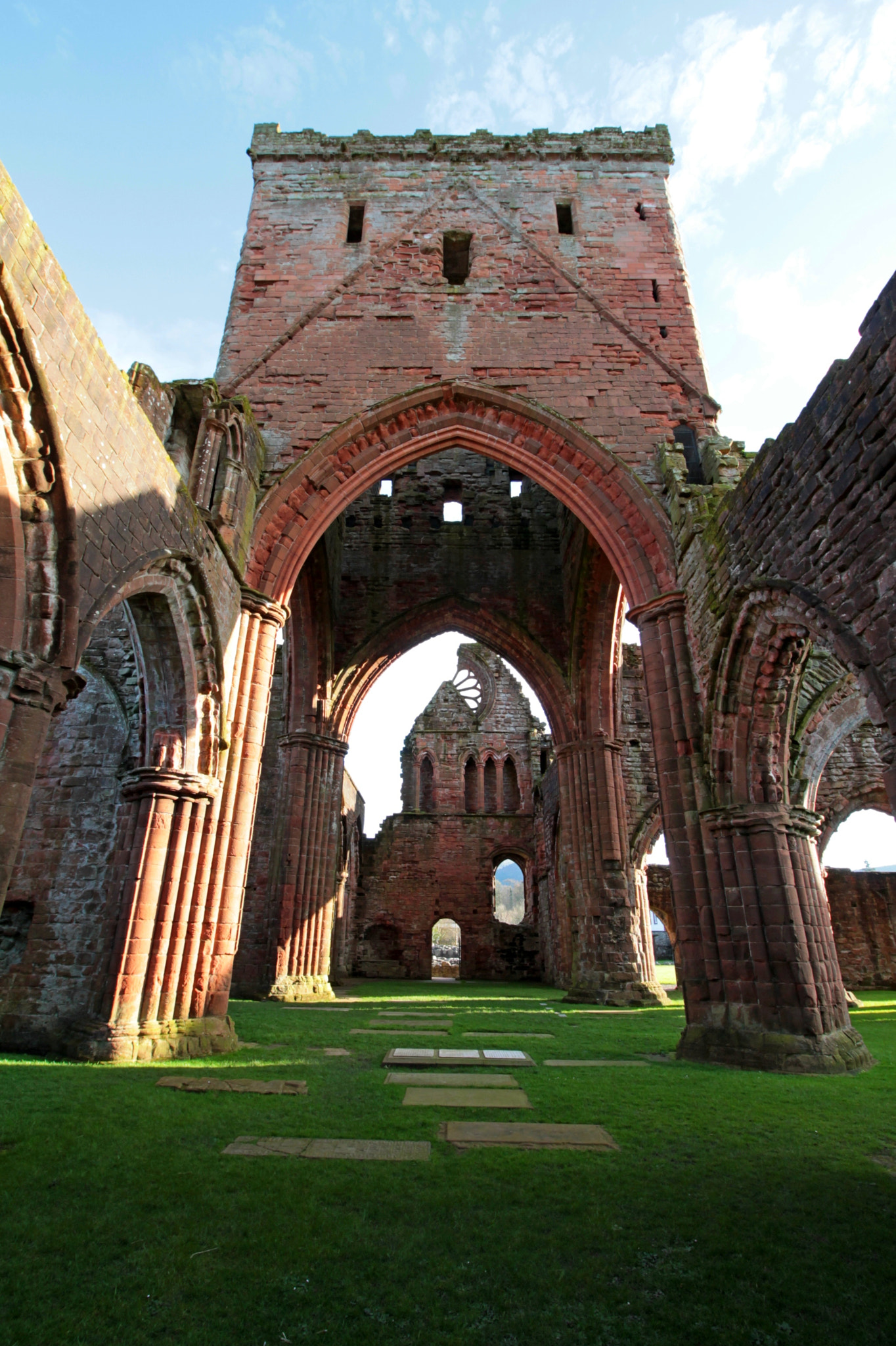 Canon EF-S 10-18mm F4.5–5.6 IS STM sample photo. Mouth of the abbey photography