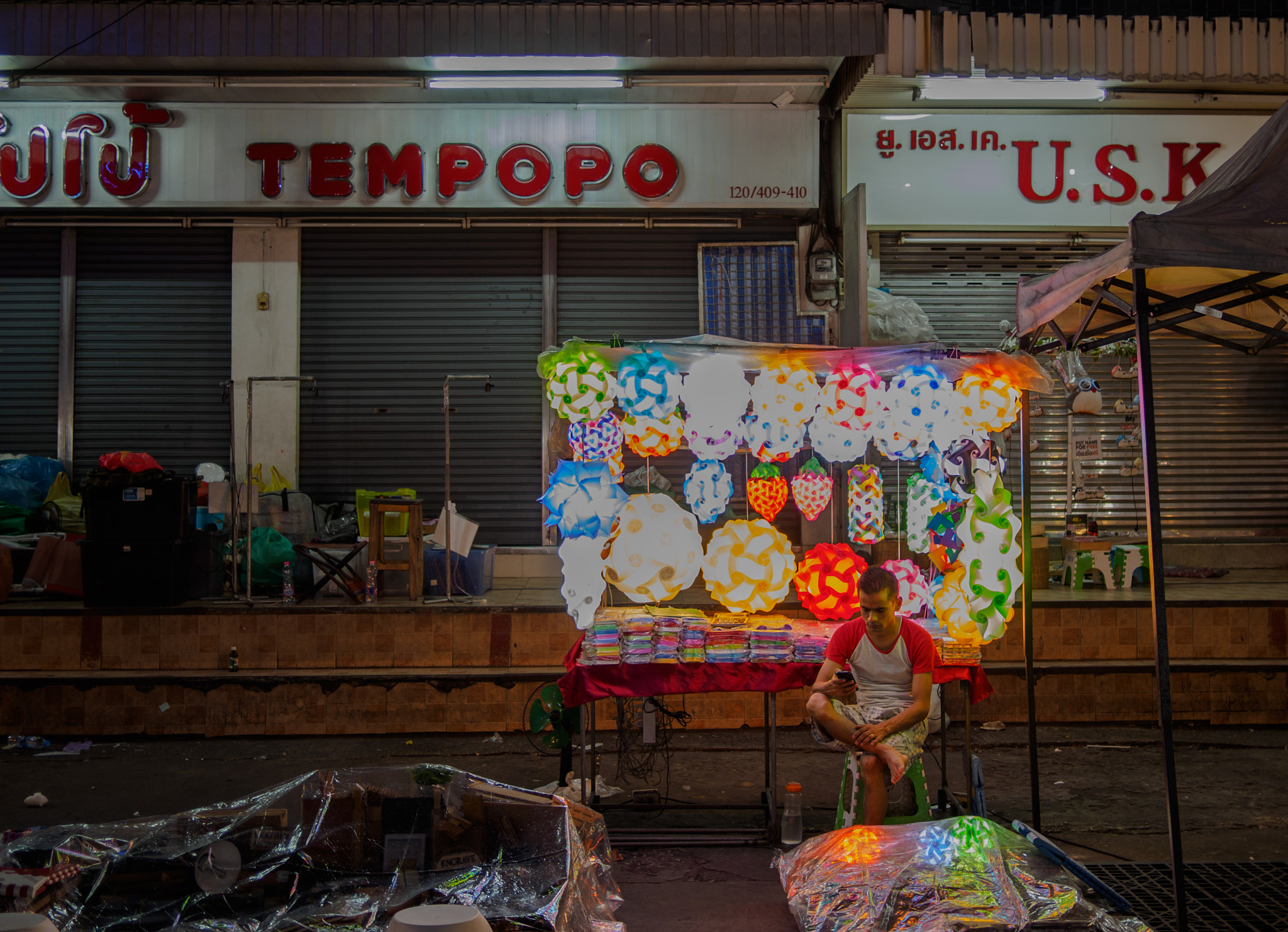 Olympus OM-D E-M1 + LUMIX G 20/F1.7 II sample photo. Night market photography