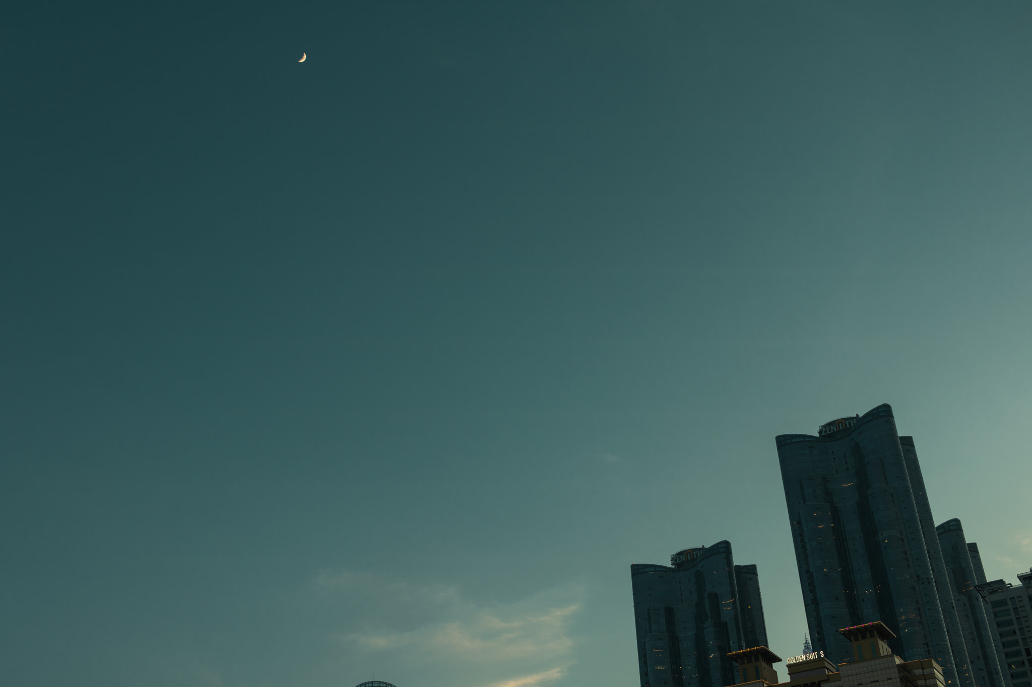 Canon EF-S 24mm F2.8 STM sample photo. Moon photography