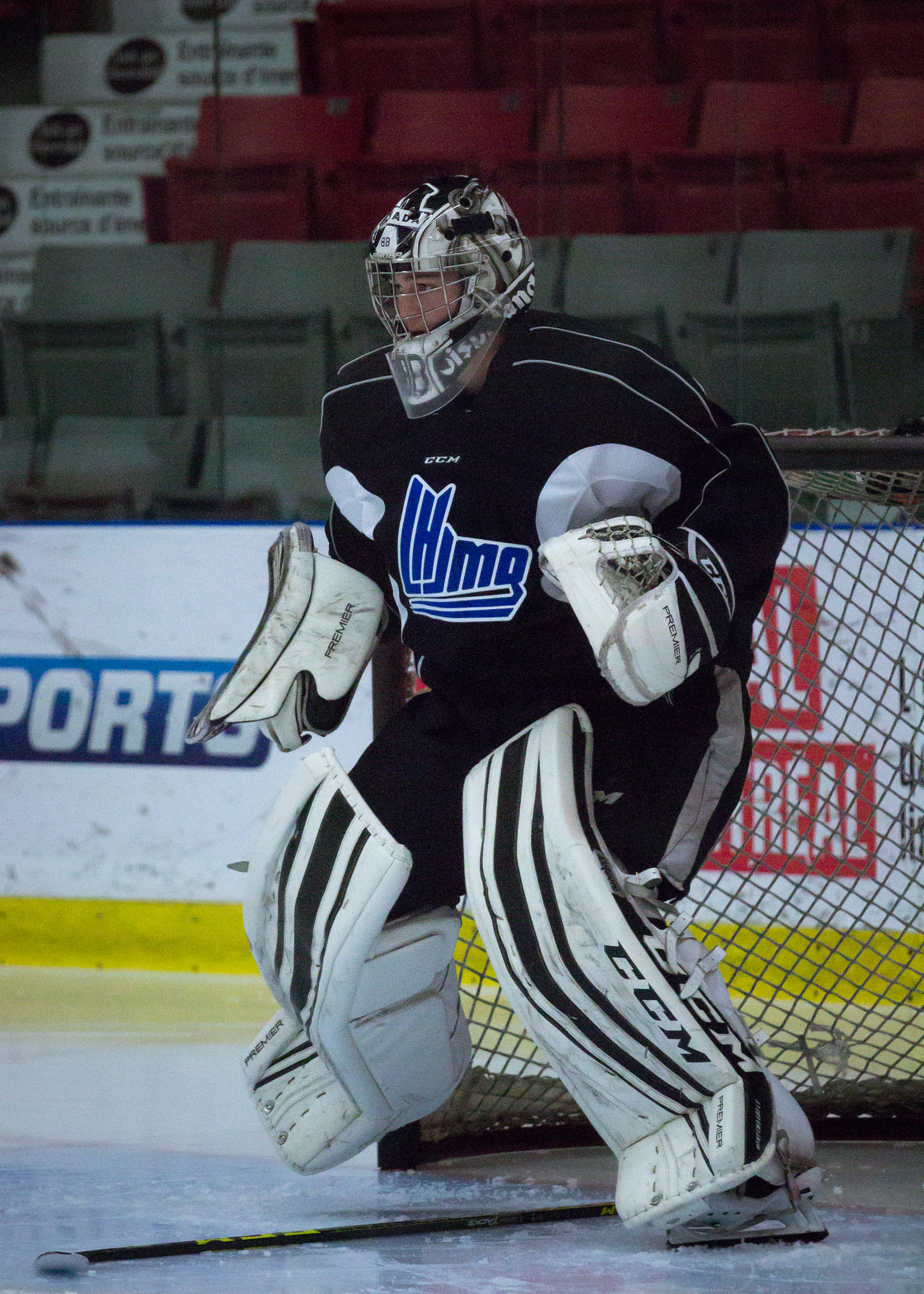 Canon EOS 700D (EOS Rebel T5i / EOS Kiss X7i) + Canon EF 70-200mm F4L USM sample photo. Hockey practice - samuel montembeault #33 photography