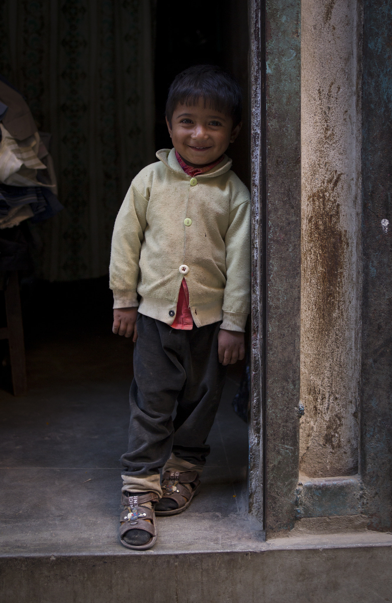 EF28-70mm f/2.8L USM sample photo. Kathmandu boy photography