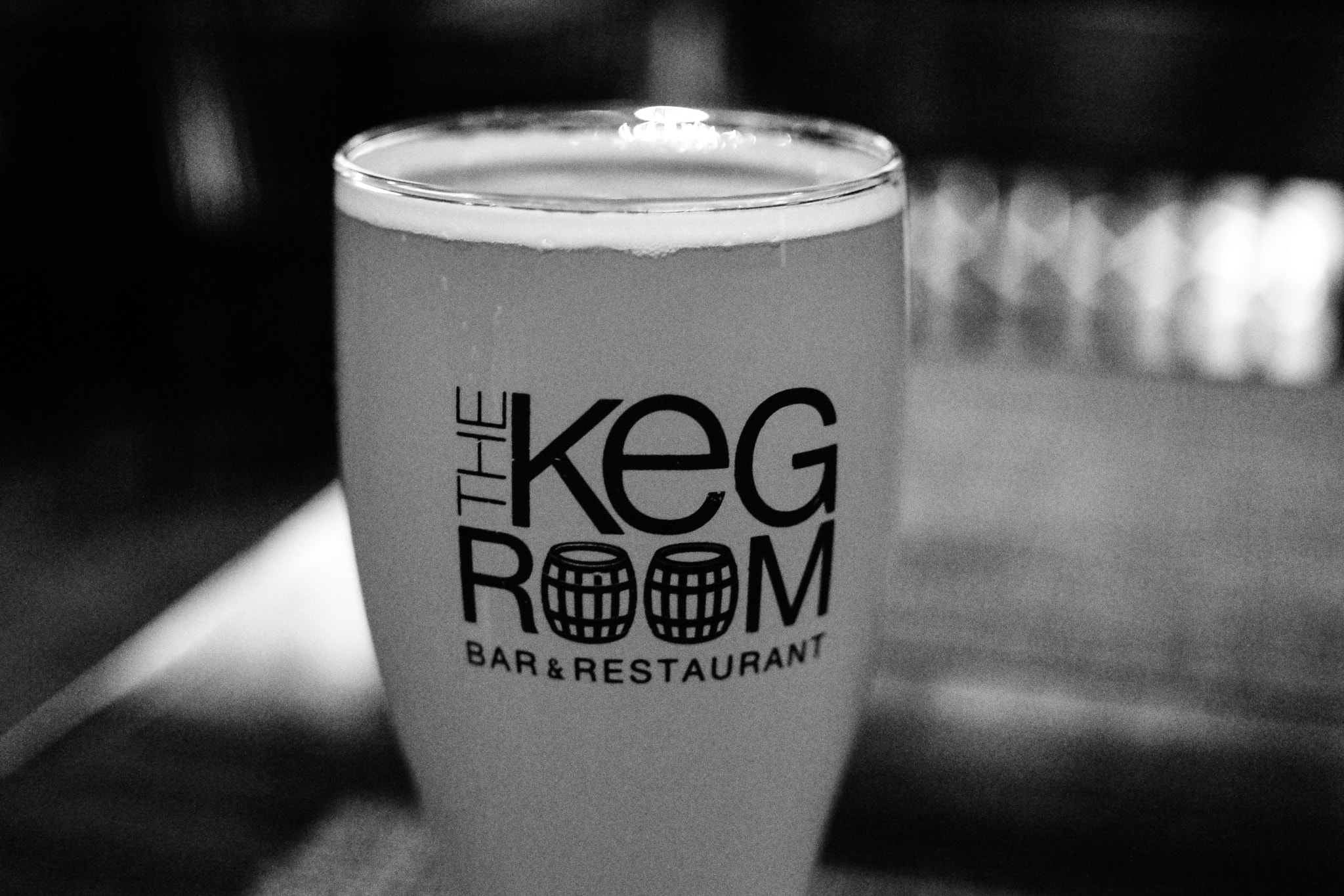 Sony Alpha NEX-5 + Sigma 30mm F2.8 EX DN sample photo. Full serving at the keg room (nyc) photography