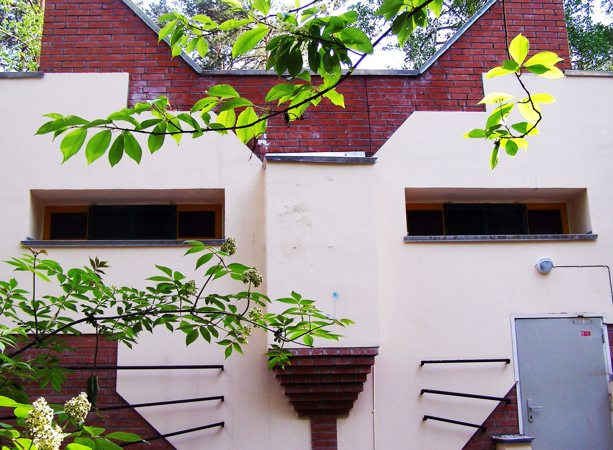 Olympus SP500UZ sample photo. Modern architecture photography