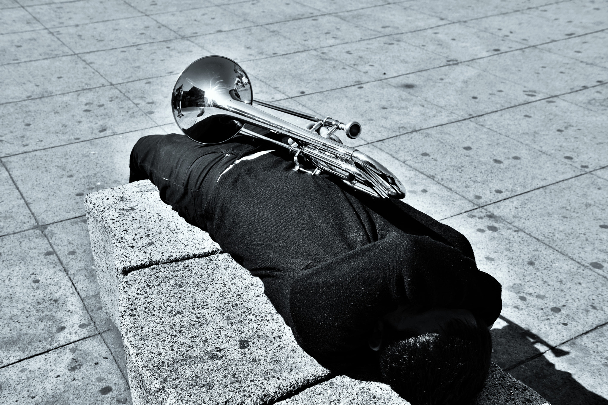 Nikon D610 + Sigma 28-70mm F2.8 EX sample photo. The trumpet player is tyred photography