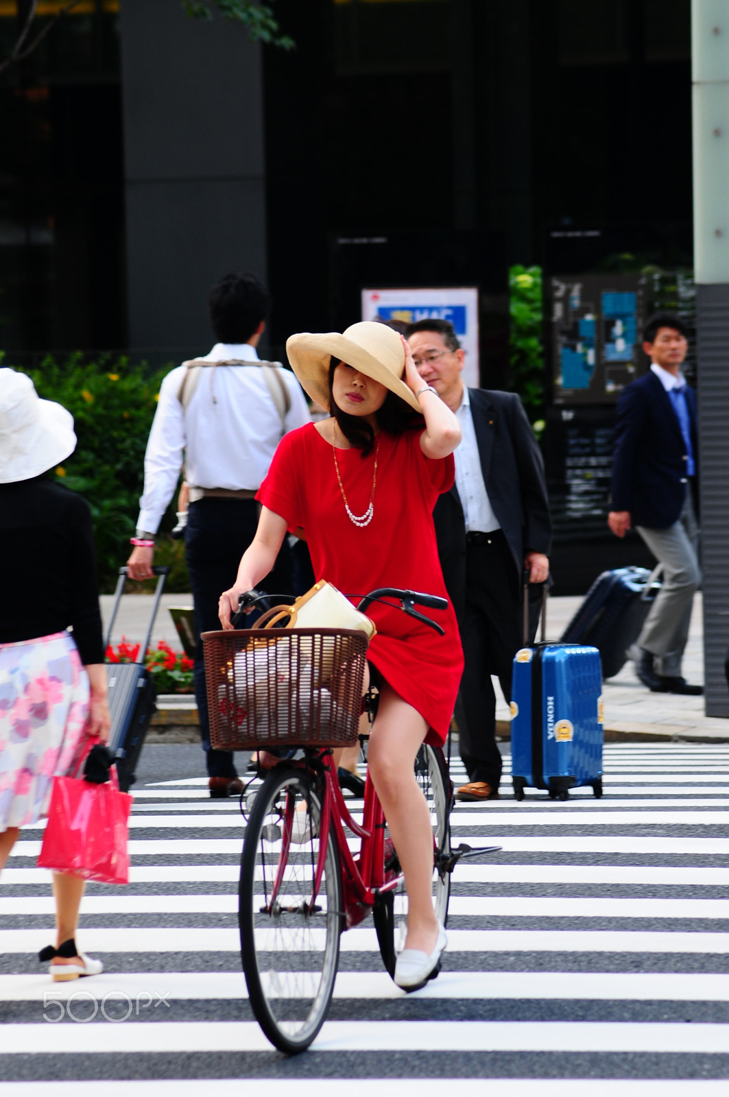 AF Zoom-Nikkor 70-300mm f/4-5.6D ED sample photo. Tokyo,ginza photography
