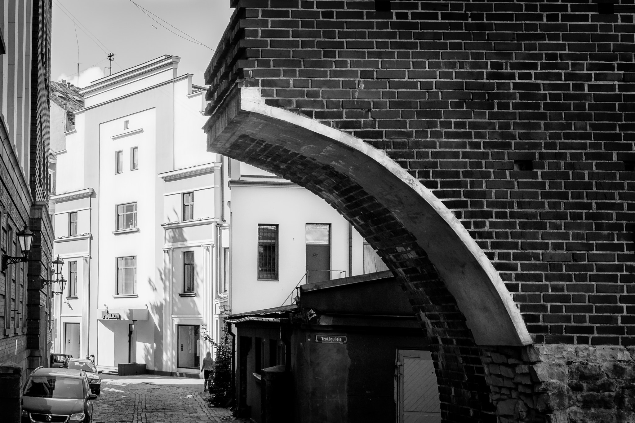 Sony ILCA-77M2 sample photo. Half an arc must be enough photography