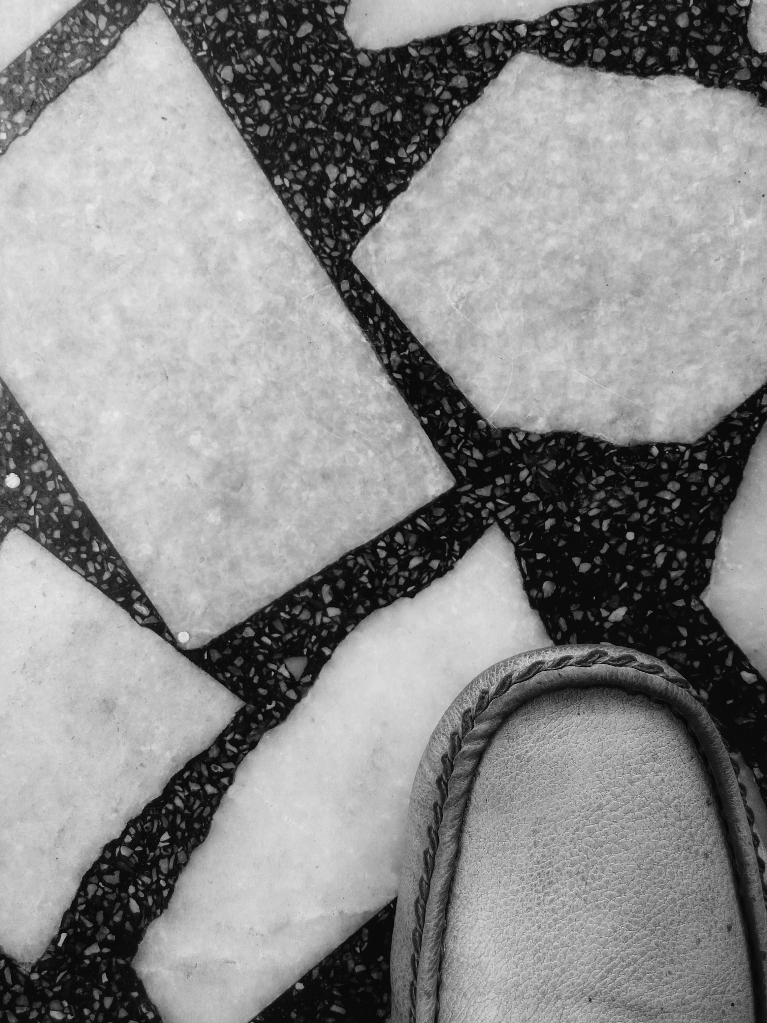 HTC DESIRE 820G PLUS DUAL SIM sample photo. Breaking motif photography