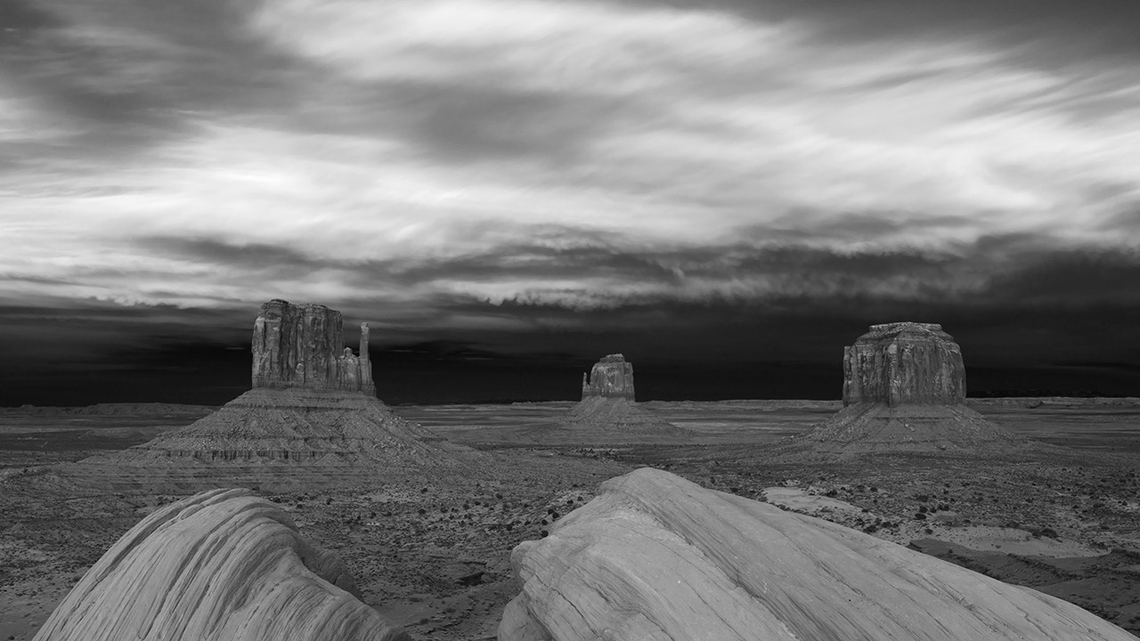 HD Pentax-DA645 28-45mm F4.5ED AW SR sample photo. Monument valley photography
