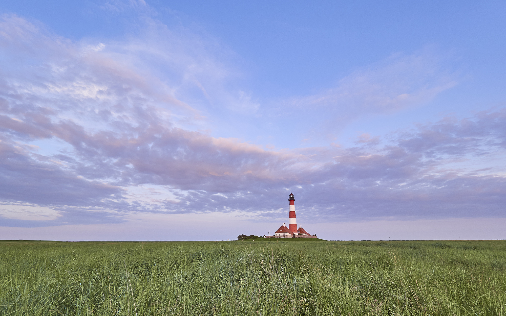 Olympus OM-D E-M5 + Olympus M.Zuiko Digital ED 7-14mm F2.8 PRO sample photo. Leuchtturm westerhever photography